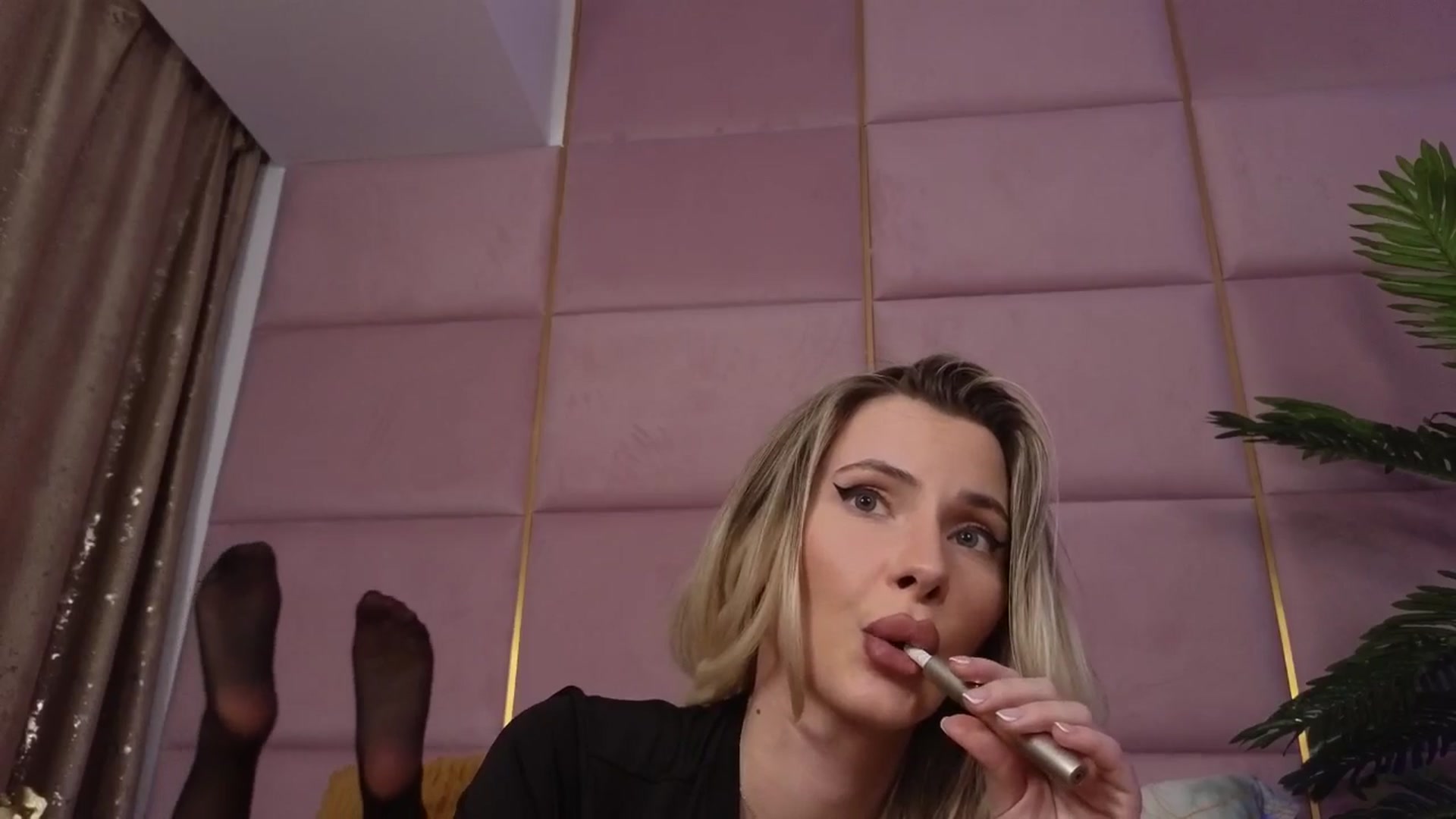 Gallery image thumbnail from ElaBlue's myfreecams stream on, 04/30/2025, 05:01 image 13 of 20