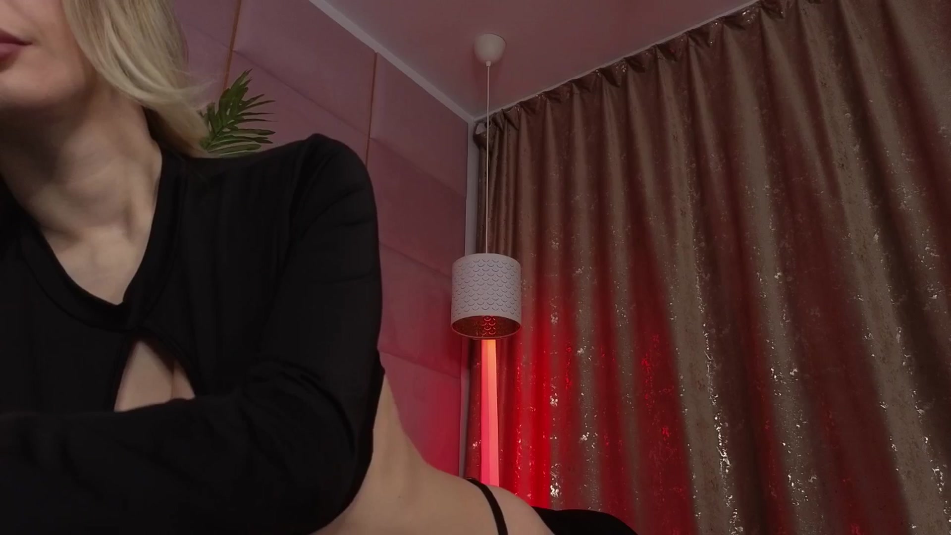 Gallery image thumbnail from ElaBlue's myfreecams stream on, 05/26/2025, 23:06 image 11 of 20
