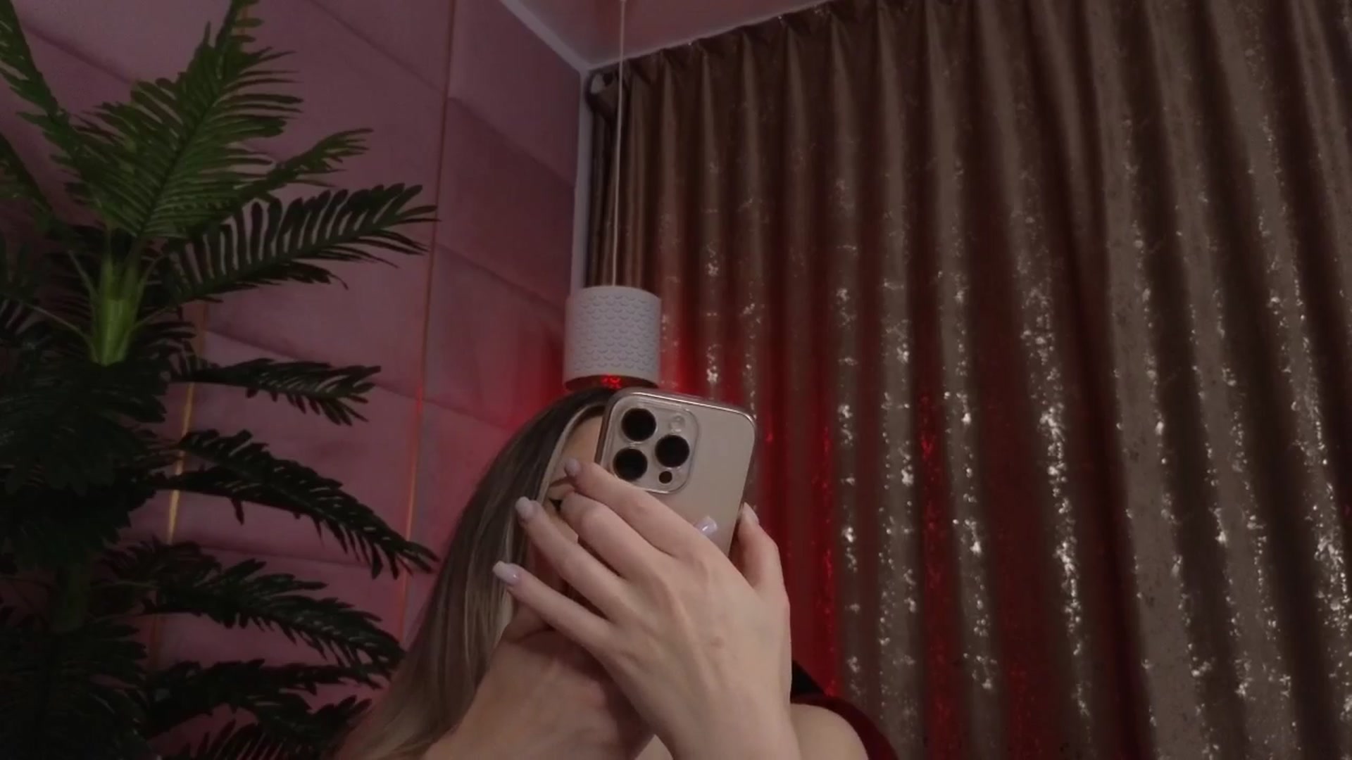 Gallery image thumbnail from ElaBlue's myfreecams stream on, 06/30/2025, 01:59 image 10 of 20