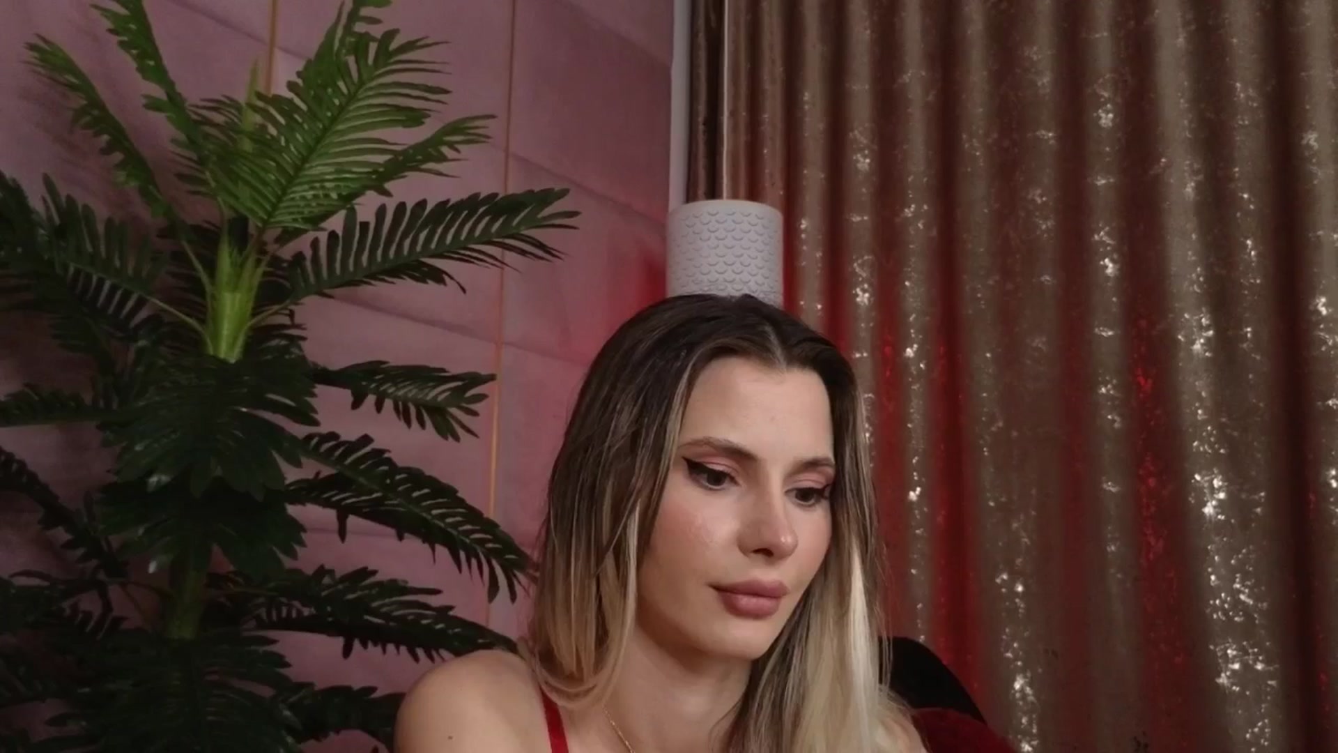 Gallery image thumbnail from ElaBlue's myfreecams stream on, 08/22/2025, 05:01 image 19 of 20