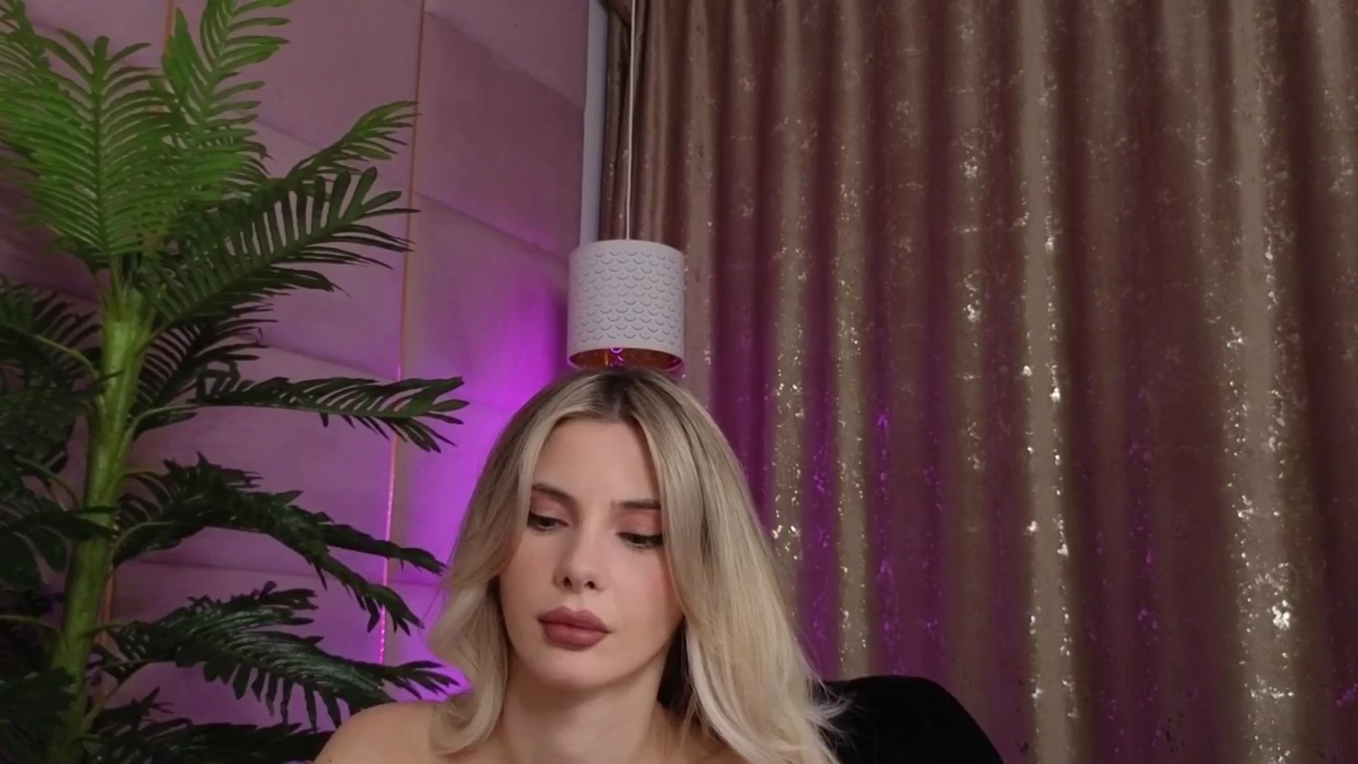 Gallery image thumbnail from ElaBlue's myfreecams stream on, 10/18/2025, 05:51 image 19 of 20