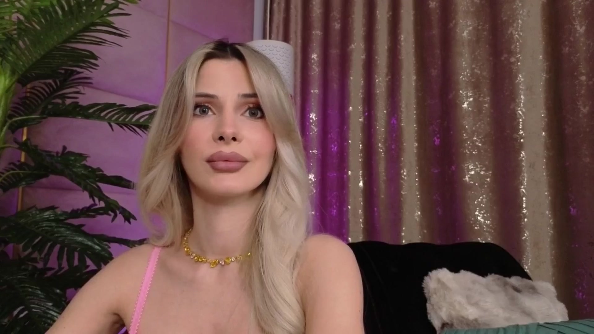 Gallery image thumbnail from ElaBlue's myfreecams stream on, 11/07/2025, 02:58 image 4 of 20