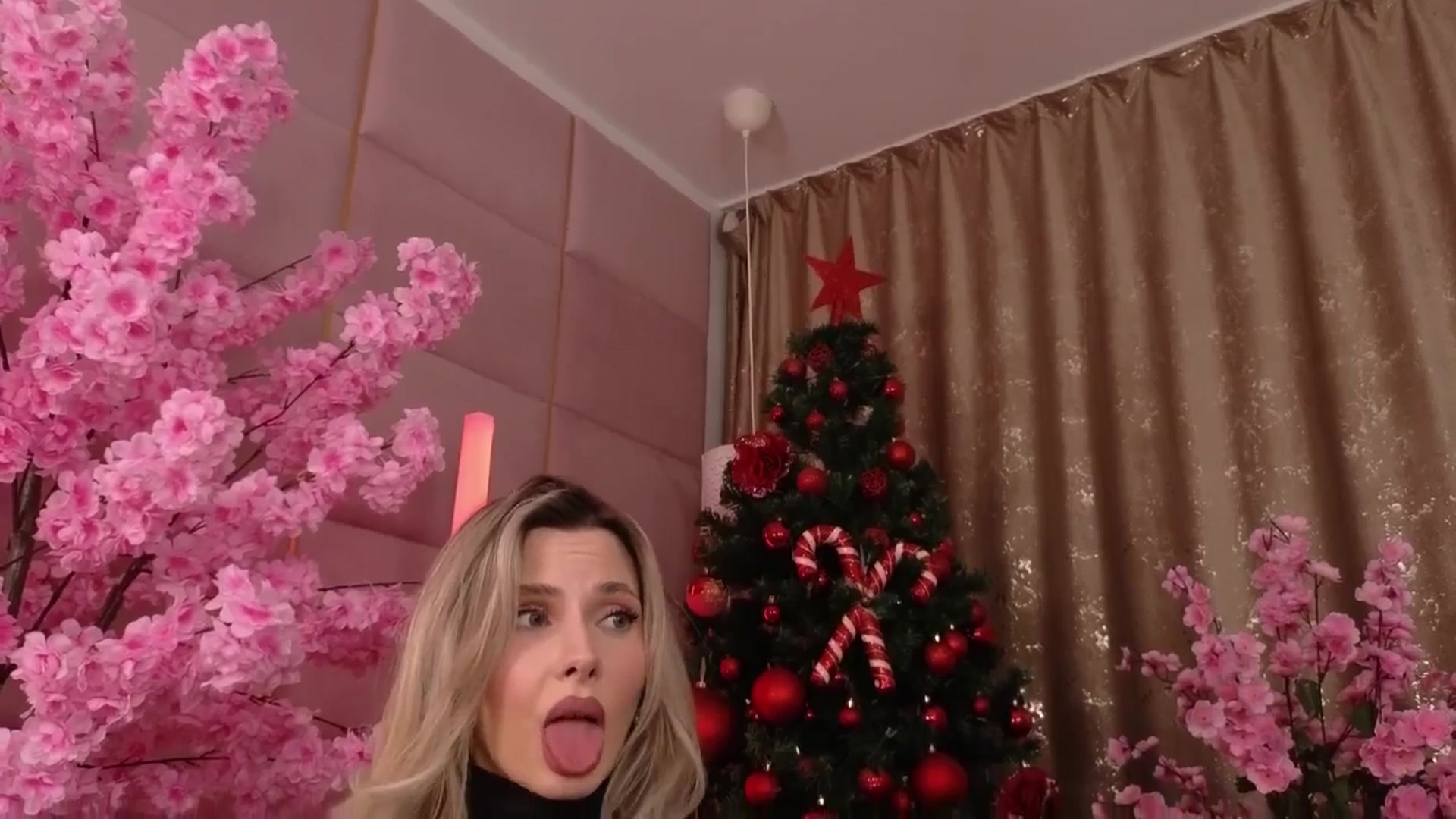 Gallery image thumbnail from ElaBlue's myfreecams stream on, 12/29/2025, 05:23 image 8 of 20