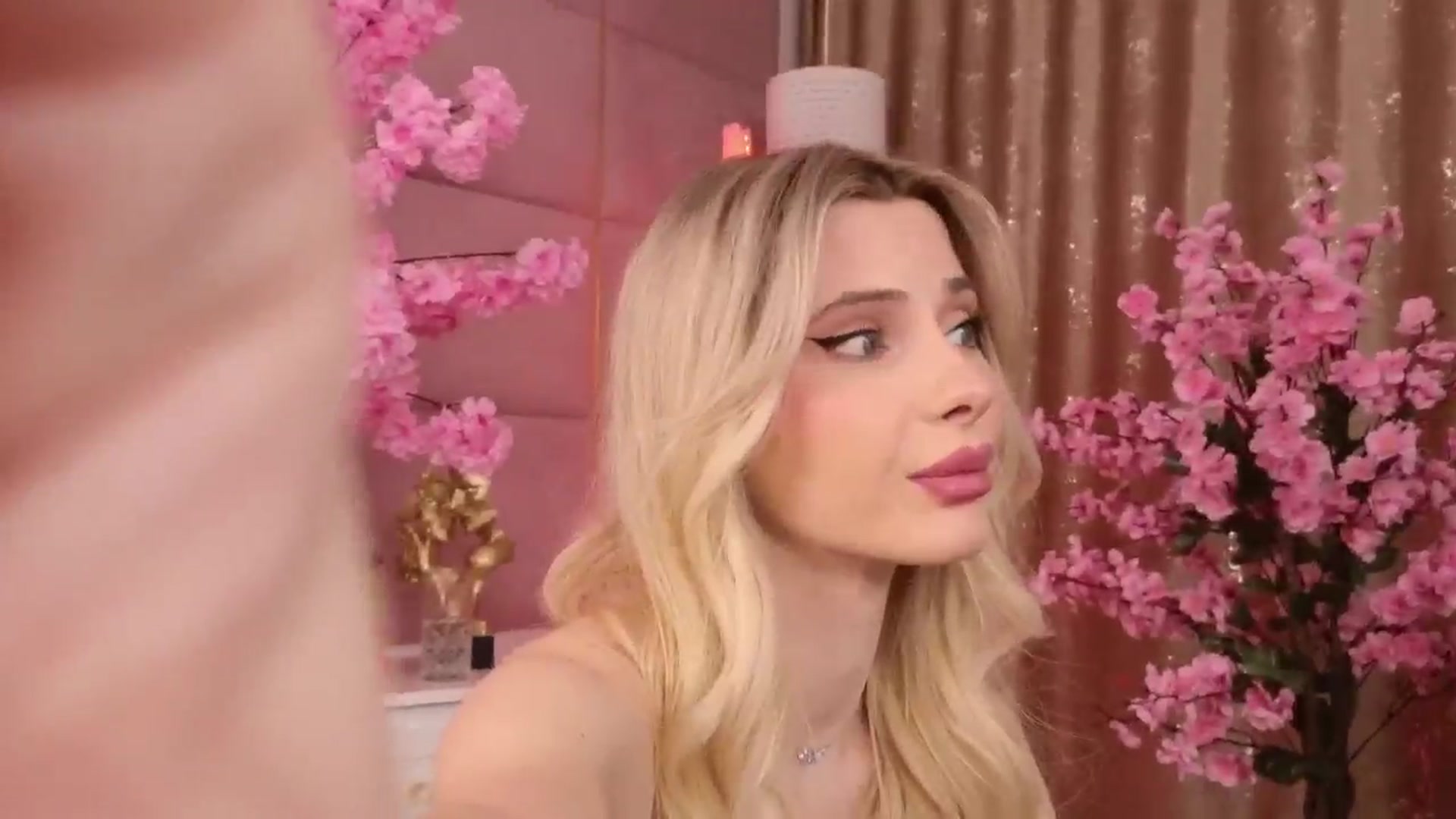 Gallery image thumbnail from ElaBlue's myfreecams stream on, 03/02/2026, 23:46 image 17 of 20