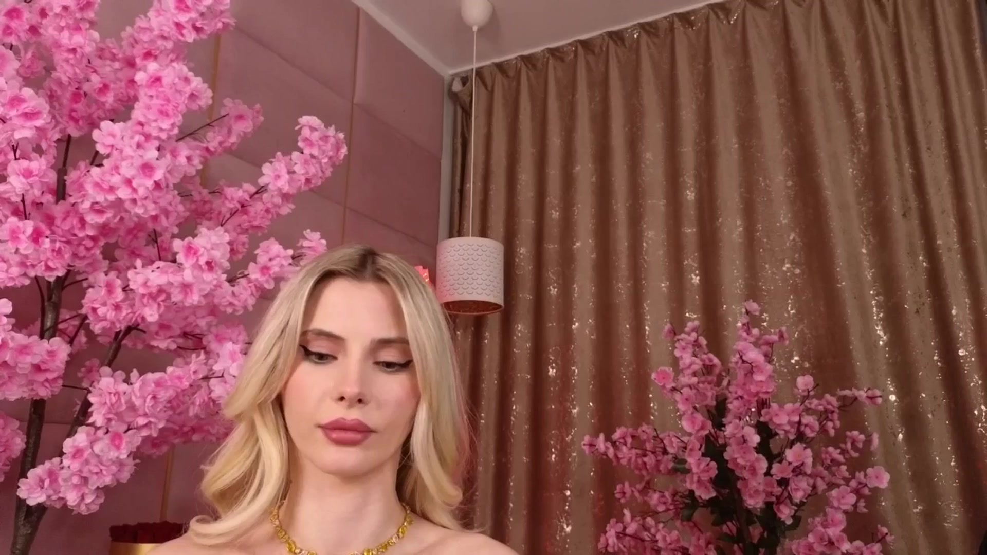 Gallery image thumbnail from ElaBlue's myfreecams stream on, 03/06/2026, 06:28 image 16 of 20