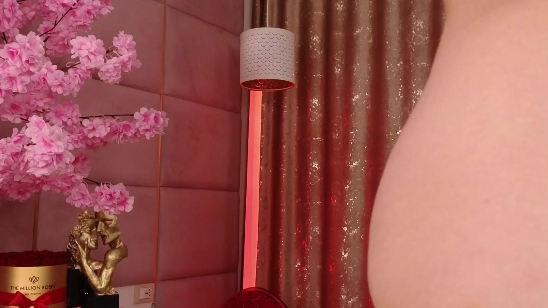 Gallery image thumbnail from ElaBlue's myfreecams stream on, 05/04/2026, 04:37 image 16 of 20