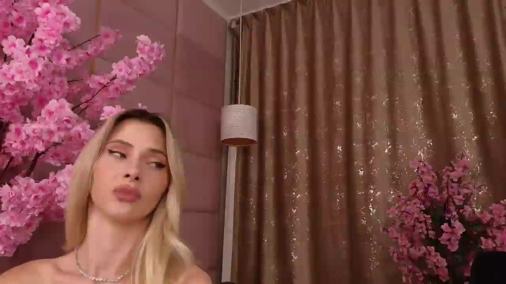 Gallery image thumbnail from ElaBlue's myfreecams stream on, 06/28/2026, 23:02 image 13 of 20