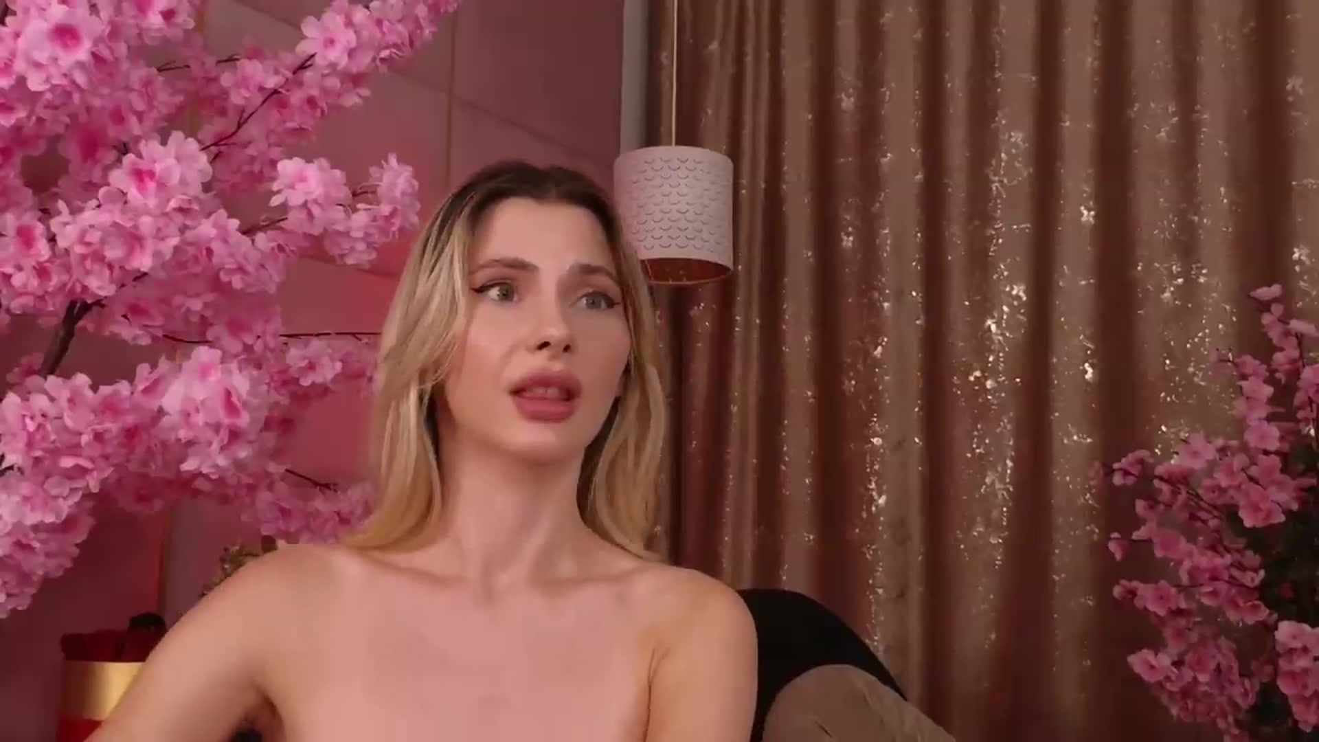 Gallery image thumbnail from ElaBlue's myfreecams stream on, 08/03/2026, 07:48 image 12 of 20