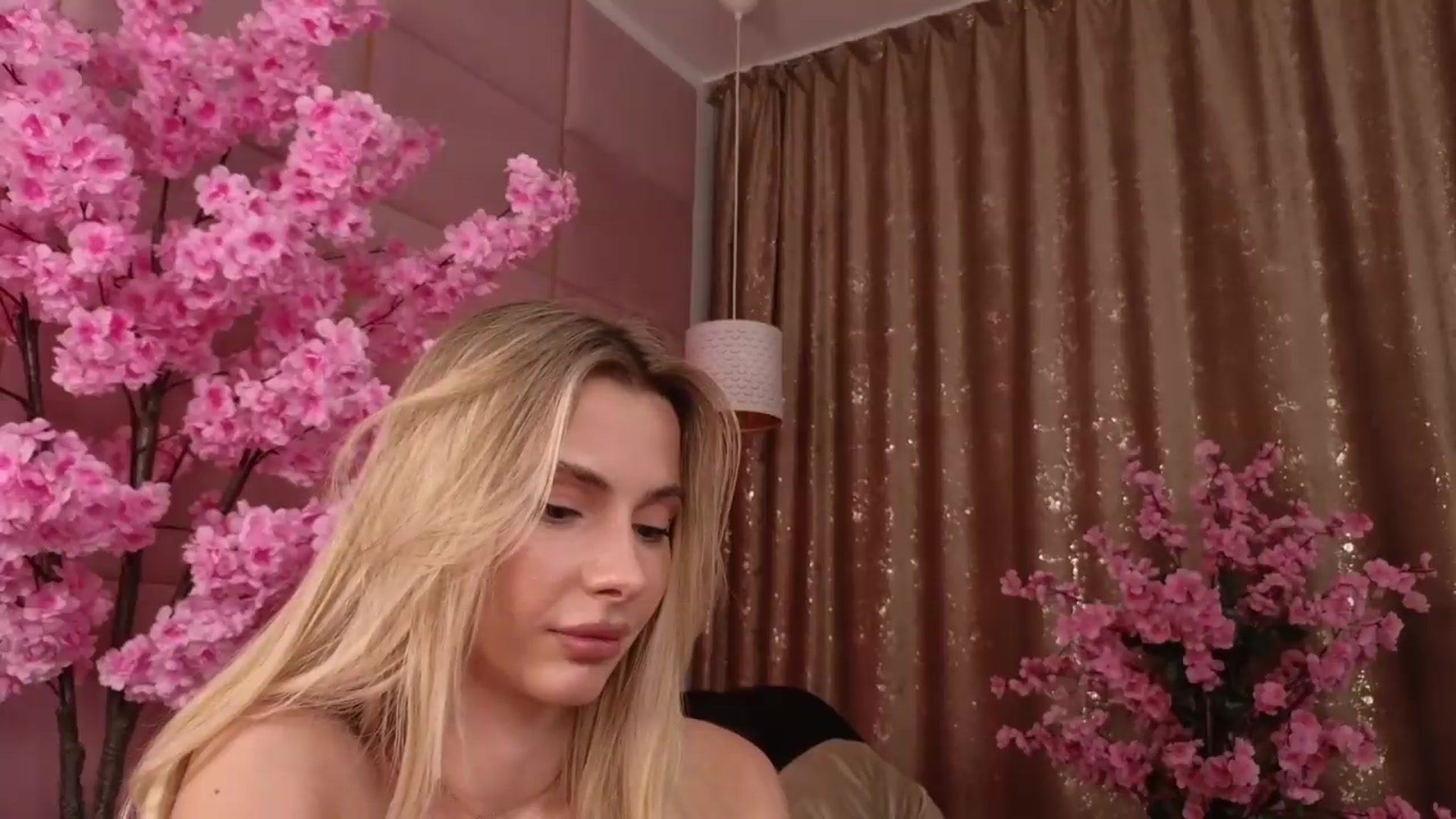 Gallery image thumbnail from ElaBlue's myfreecams stream on, 08/18/2026, 24:51 image 17 of 20