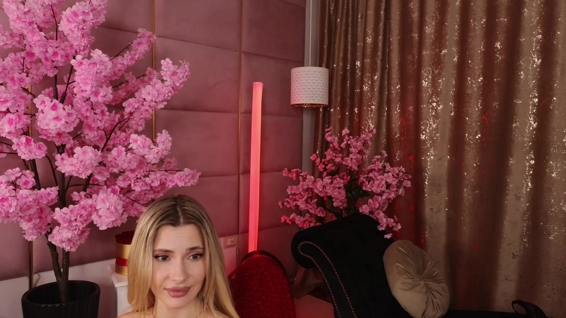 Gallery image thumbnail from ElaBlue's myfreecams stream on, 08/22/2026, 24:57 image 13 of 20