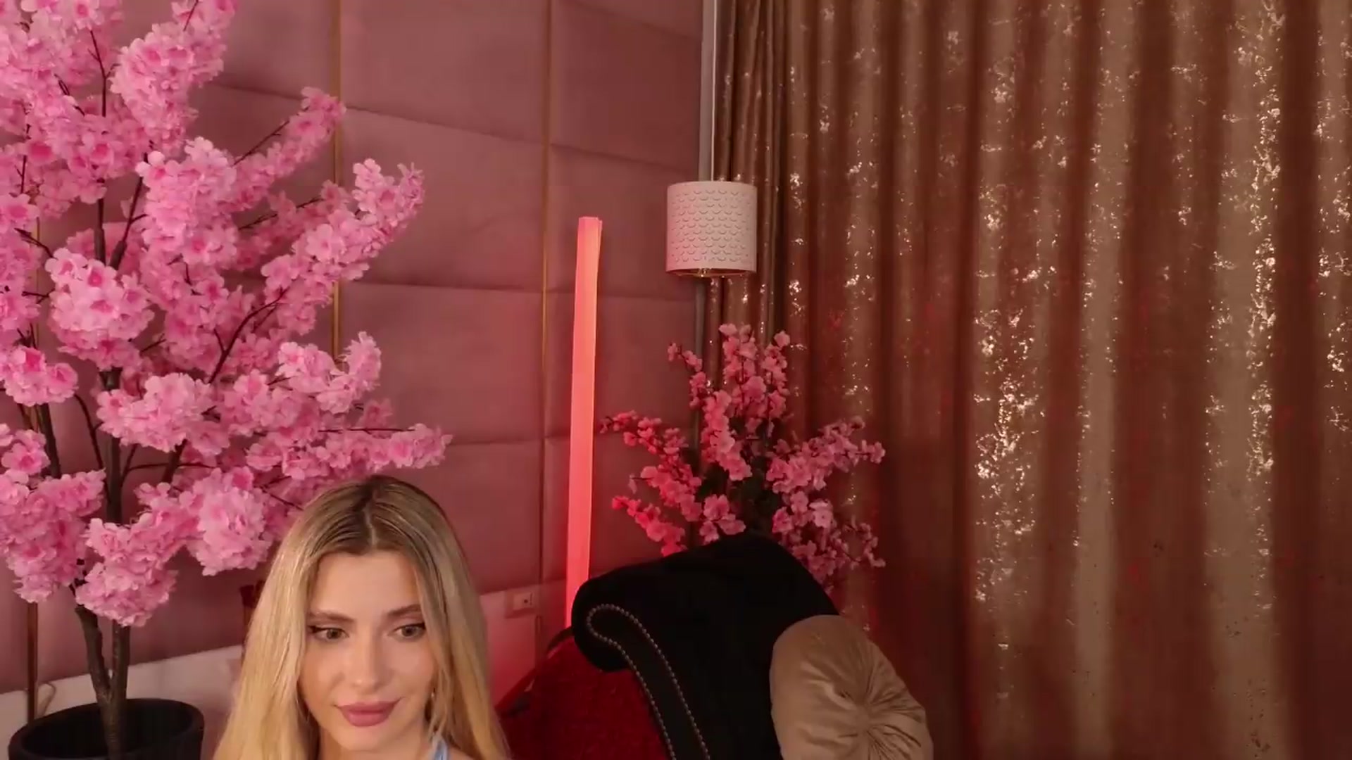 Gallery image thumbnail from ElaBlue's myfreecams stream on, 08/26/2026, 24:00 image 13 of 20
