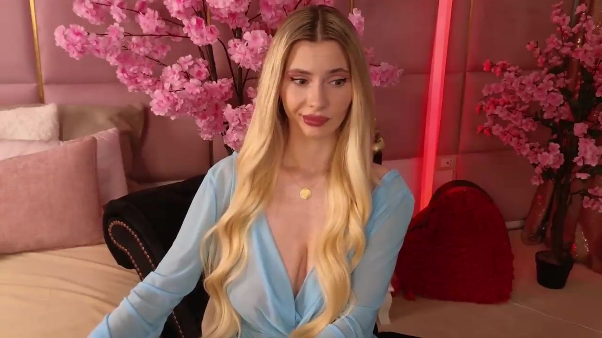Gallery image thumbnail from ElaBlue's myfreecams stream on, 09/01/2026, 22:56 image 6 of 20