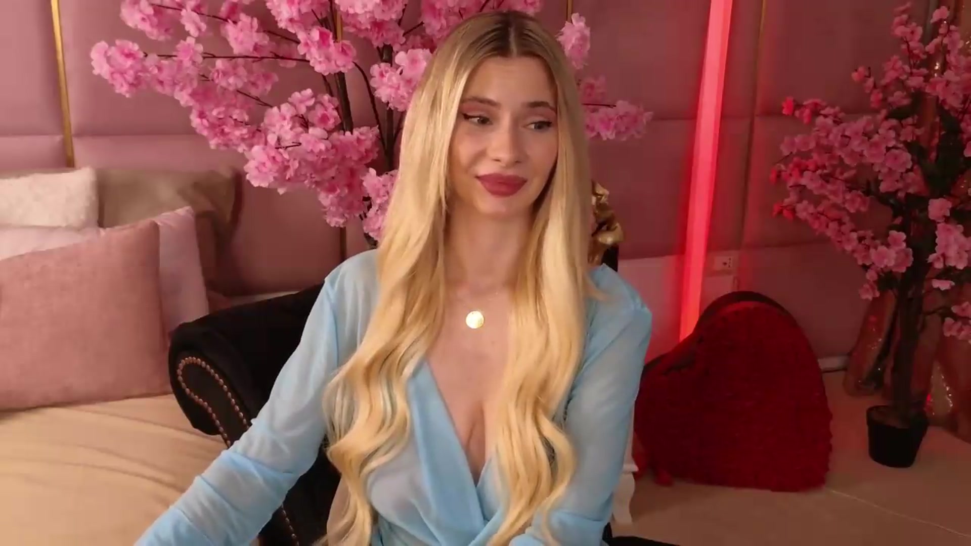Gallery image thumbnail from ElaBlue's myfreecams stream on, 09/01/2026, 22:56 image 7 of 20
