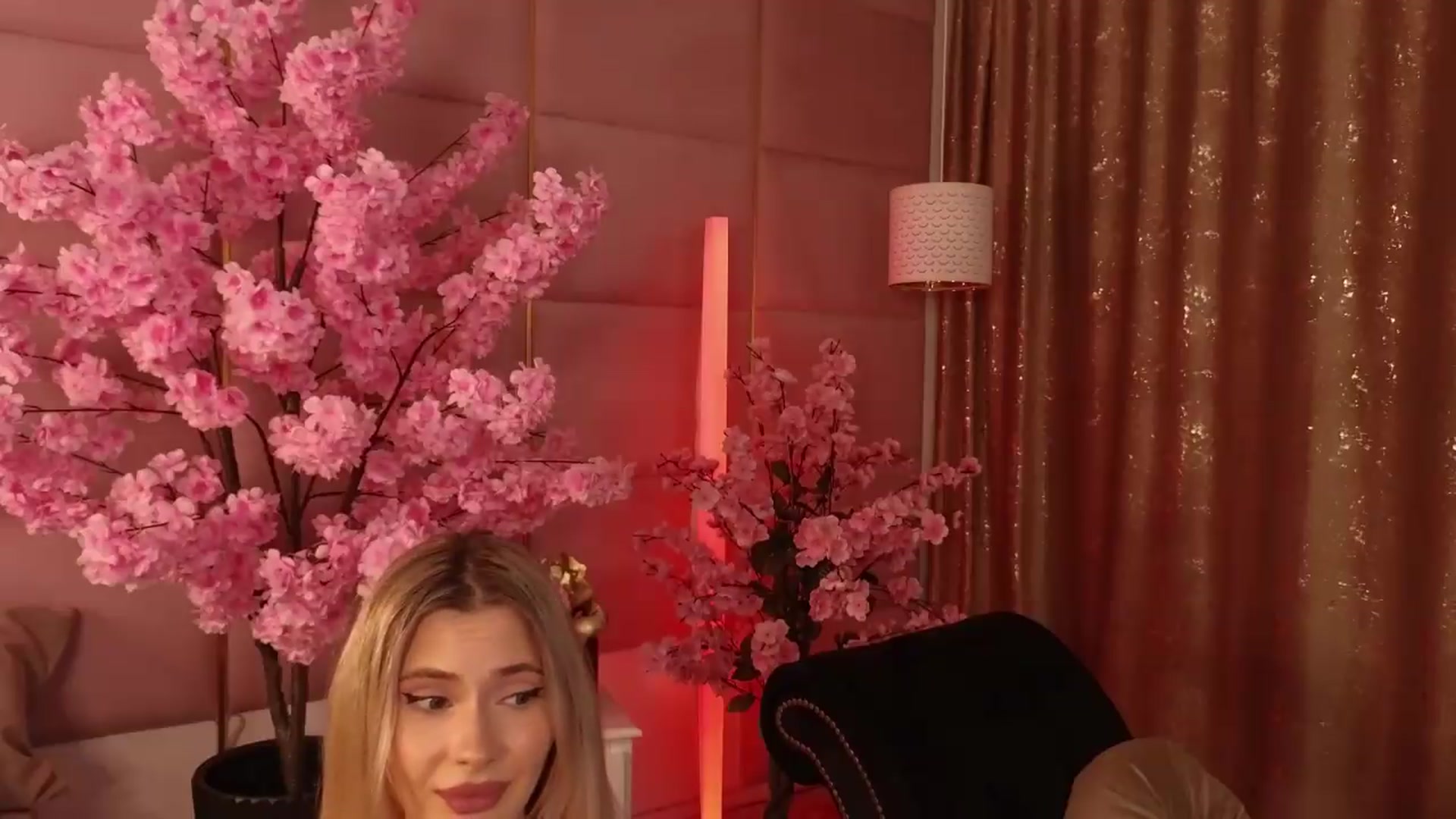 Gallery image thumbnail from ElaBlue's myfreecams stream on, 09/11/2026, 22:33 image 20 of 20