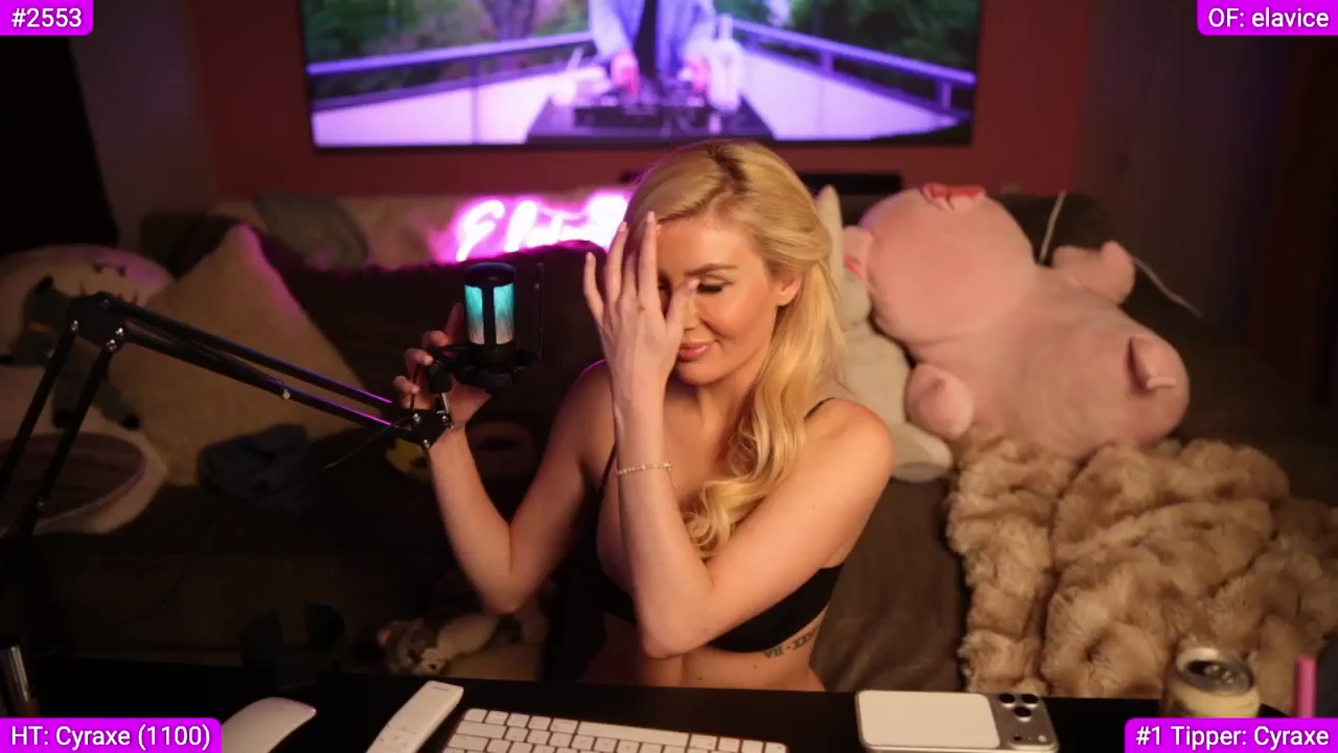 Gallery image thumbnail from Elainaa's myfreecams stream on, 11/18/2025, 04:49 image 4 of 20