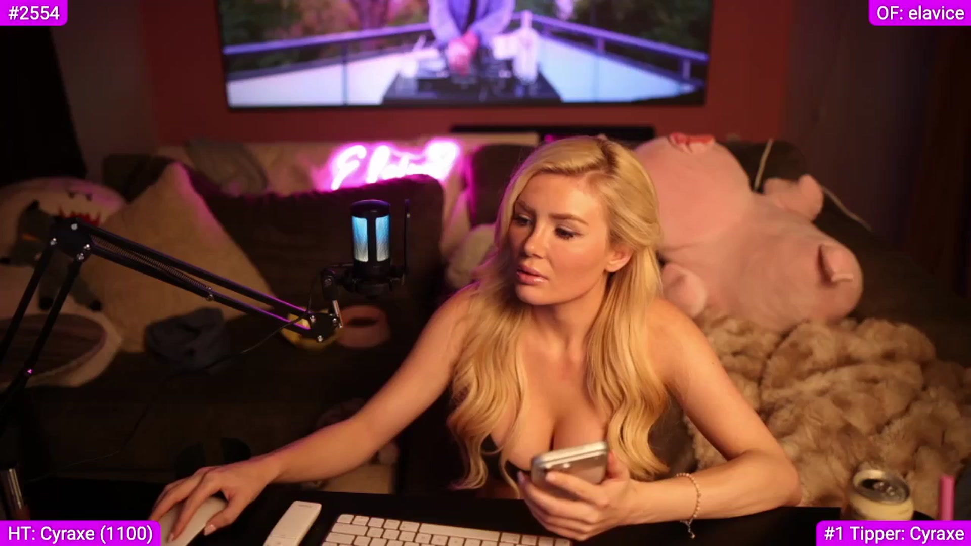 Gallery image thumbnail from Elainaa's myfreecams stream on, 11/18/2025, 04:49 image 7 of 20