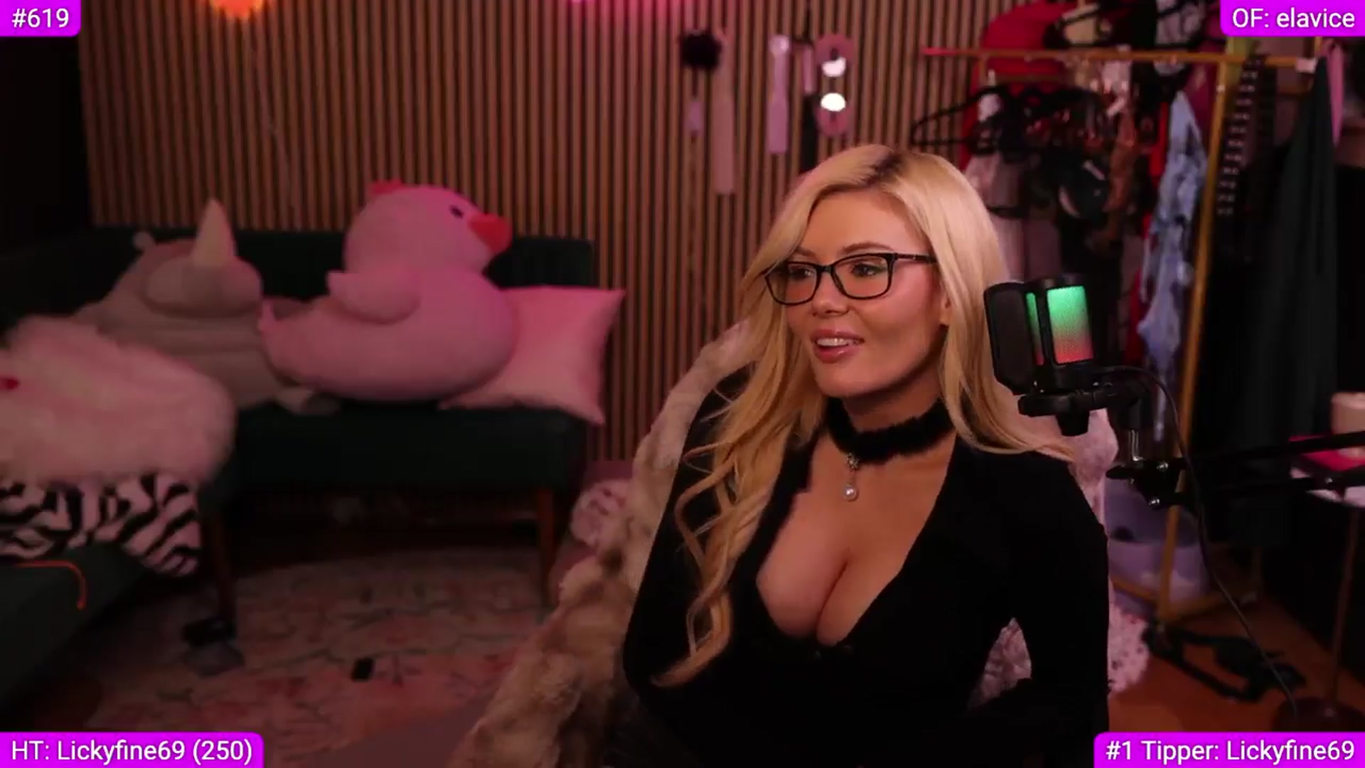 Gallery image thumbnail from Elainaa's myfreecams stream on, 11/29/2025, 02:43 image 2 of 20