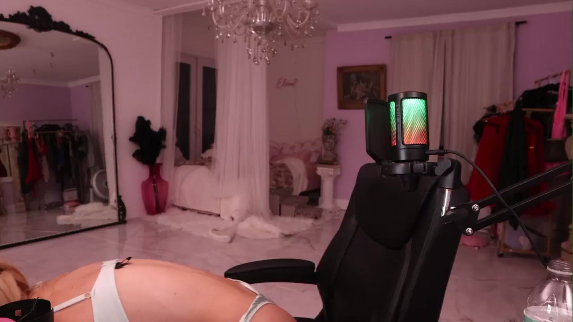 Gallery image thumbnail from Elainaa's myfreecams stream on, 12/06/2025, 06:50 image 7 of 20