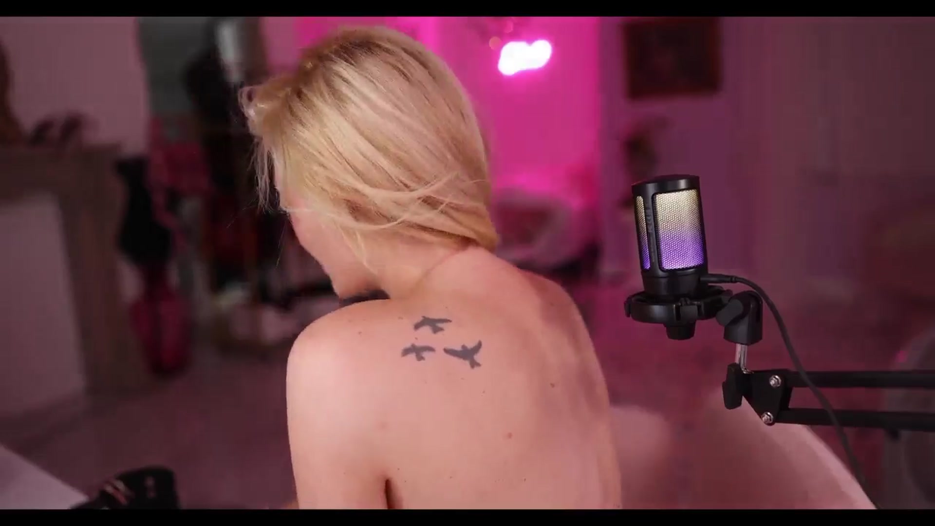 Gallery image thumbnail from Elainaa's myfreecams stream on, 12/22/2025, 06:08 image 13 of 20