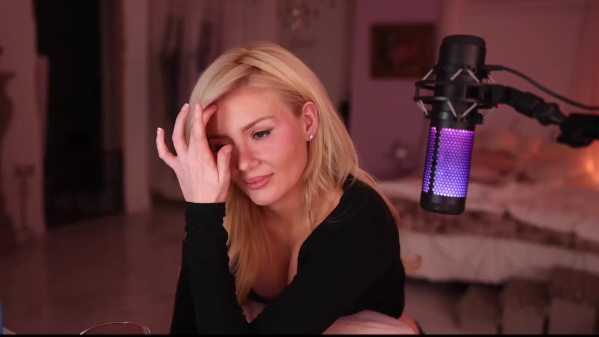 Gallery image thumbnail from Elainaa's myfreecams stream on, 01/13/2026, 05:20 image 8 of 20