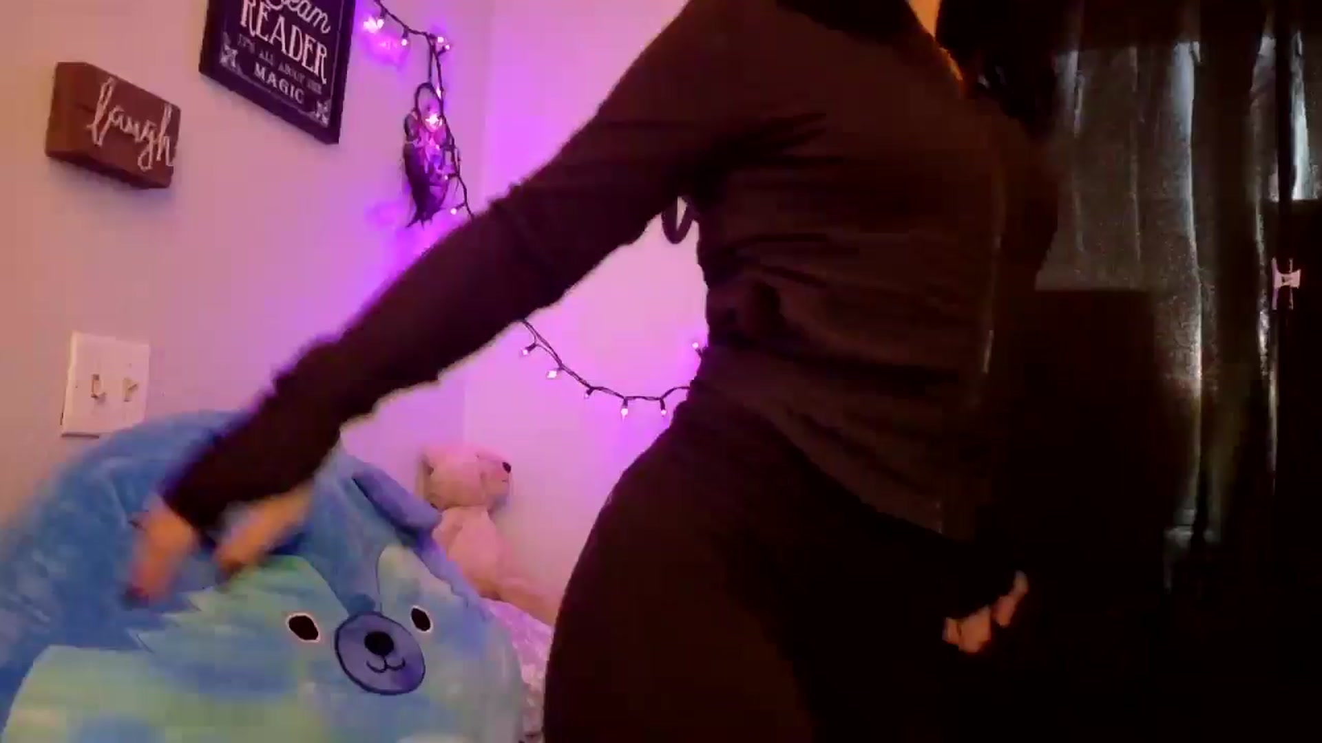 Gallery image thumbnail from ElaineJane's myfreecams stream on, 10/18/2025, 14:10 image 1 of 20