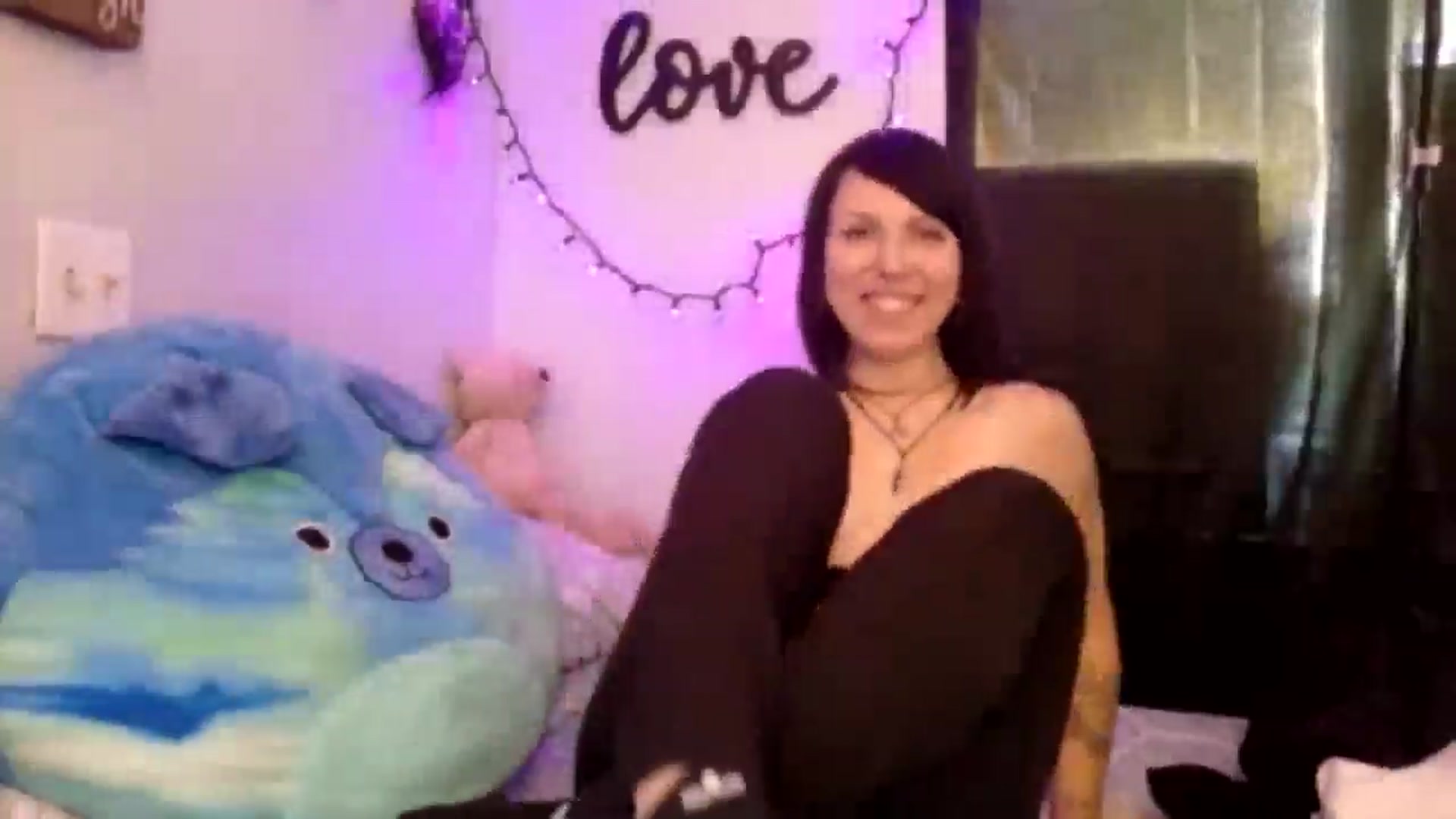 Gallery image thumbnail from ElaineJane's myfreecams stream on, 10/18/2025, 14:10 image 18 of 20