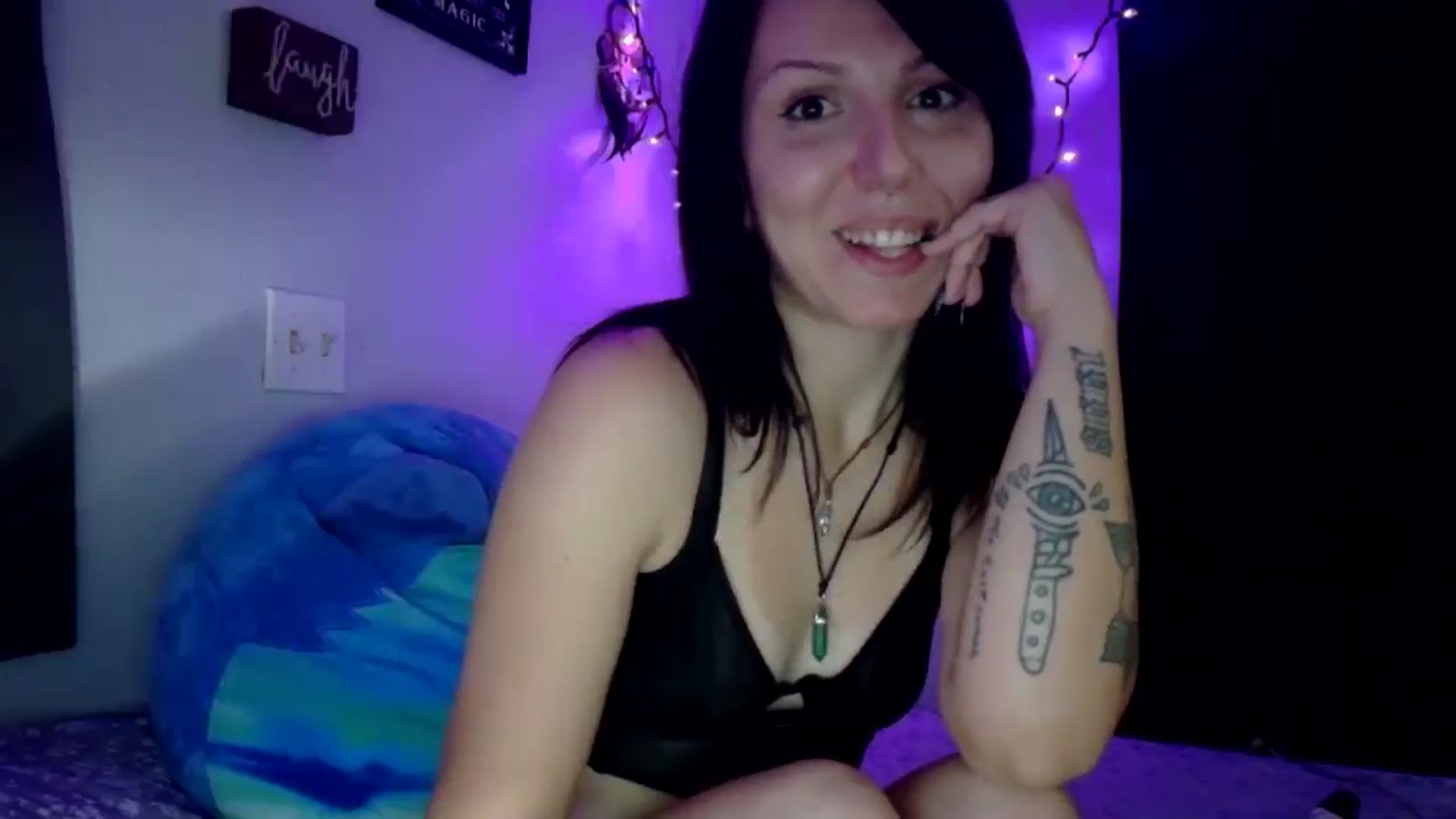Gallery image thumbnail from ElaineJane's myfreecams stream on, 10/20/2025, 07:07 image 5 of 20