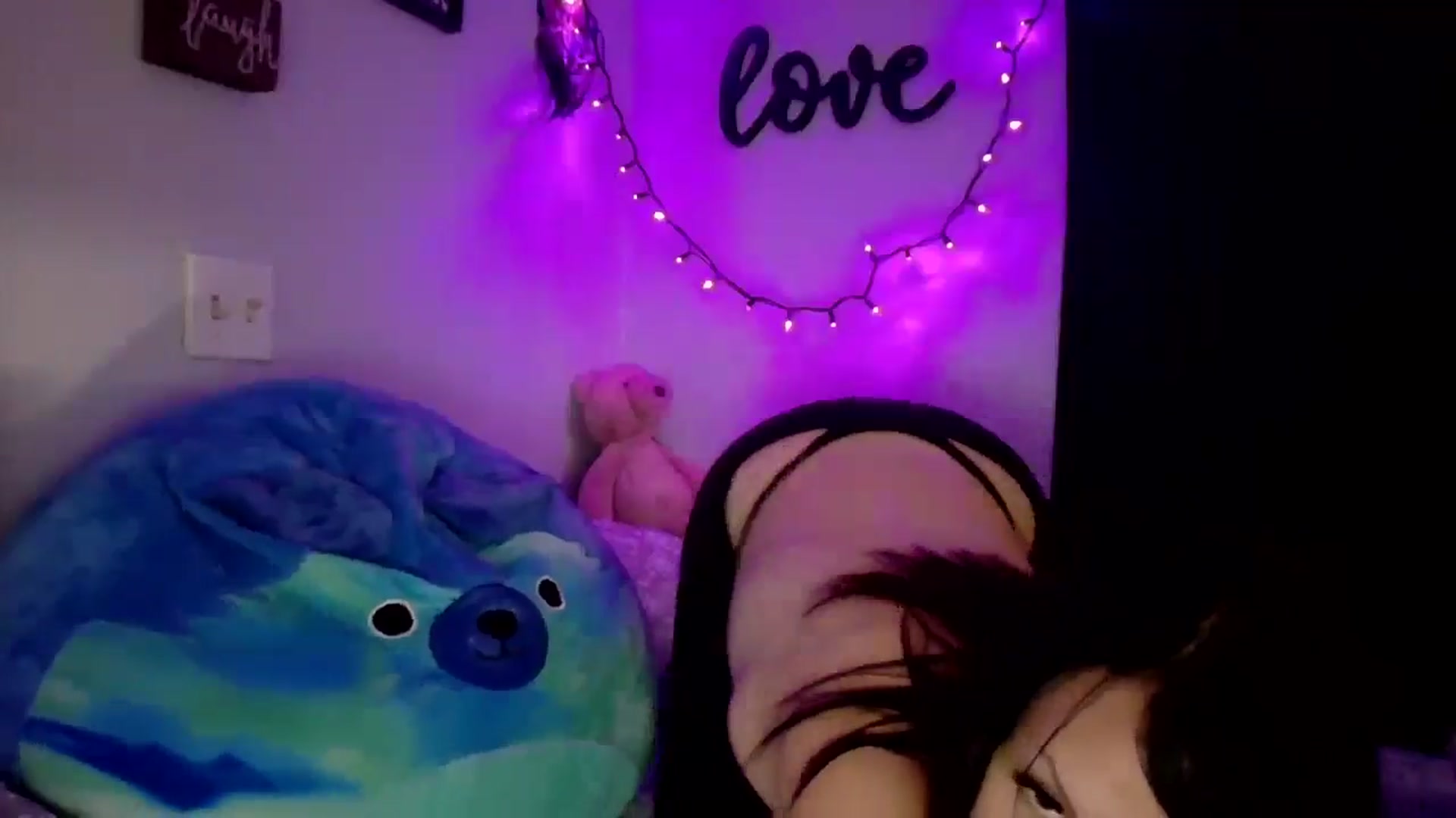 Gallery image thumbnail from ElaineJane's myfreecams stream on, 10/21/2025, 06:25 image 9 of 20