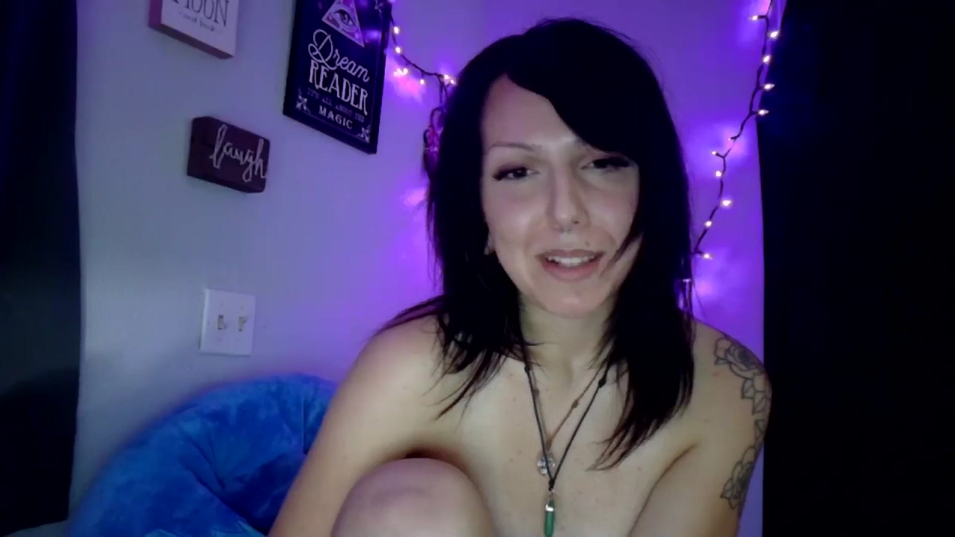 Gallery image thumbnail from ElaineJane's myfreecams stream on, 10/21/2025, 07:01 image 18 of 20