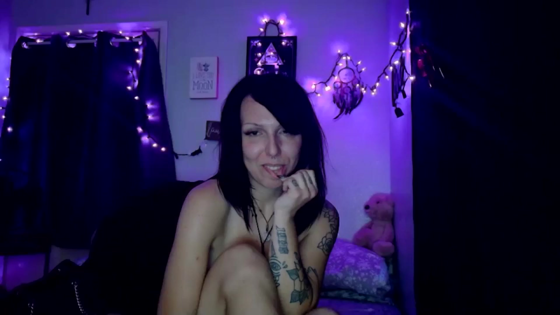 Gallery image thumbnail from ElaineJane's myfreecams stream on, 11/03/2025, 07:07 image 20 of 20