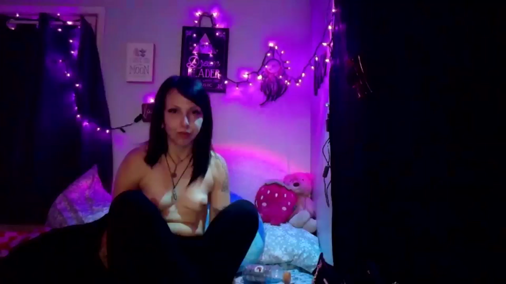 Gallery image thumbnail from ElaineJane's myfreecams stream on, 11/10/2025, 09:34 image 1 of 20