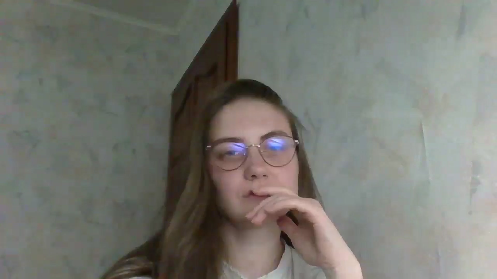 Gallery image thumbnail from ElaraCrimson's myfreecams stream on, 04/26/2026, 17:26 image 14 of 20