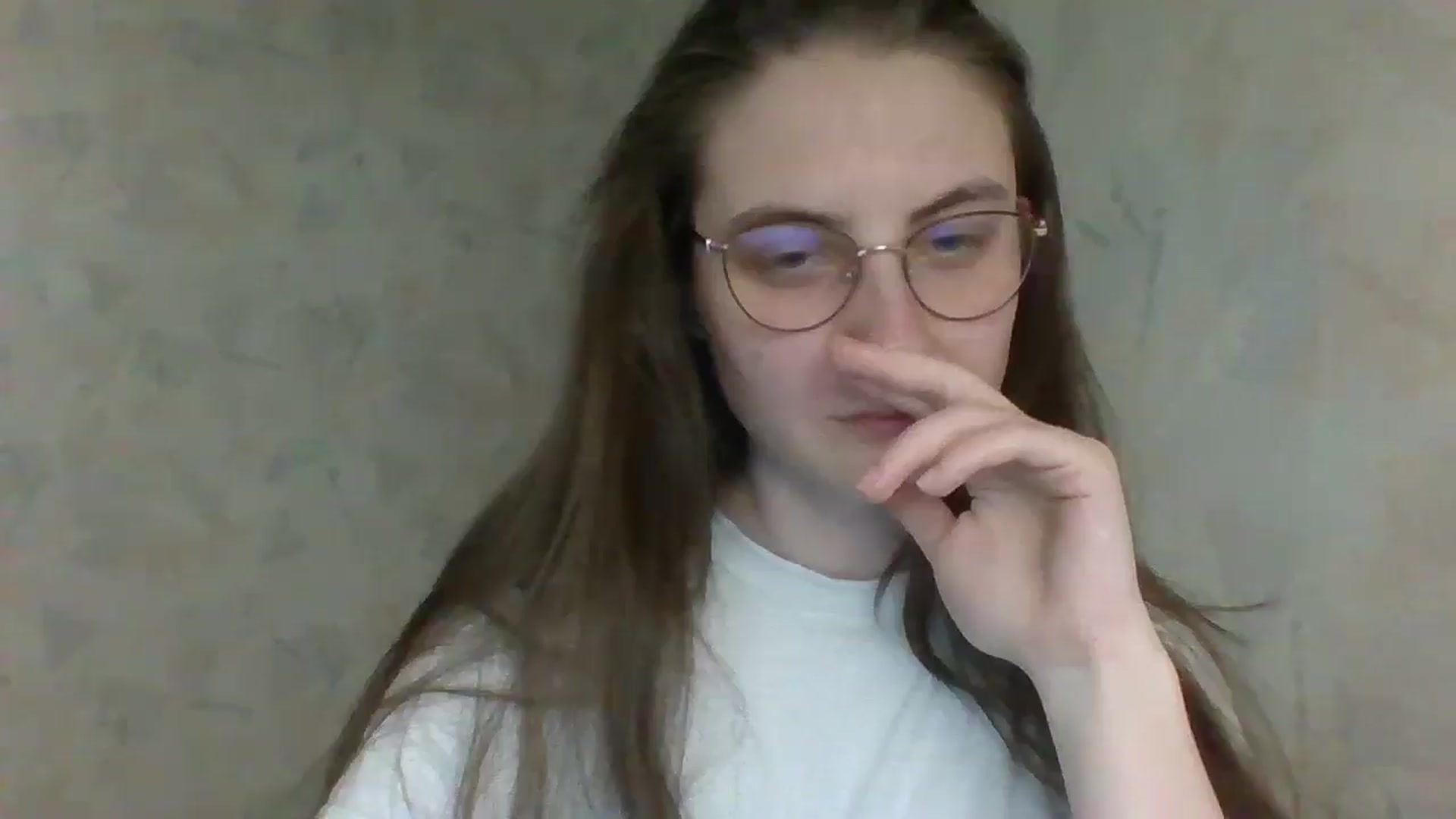 Gallery image thumbnail from ElaraCrimson's myfreecams stream on, 04/26/2026, 18:27 image 1 of 20