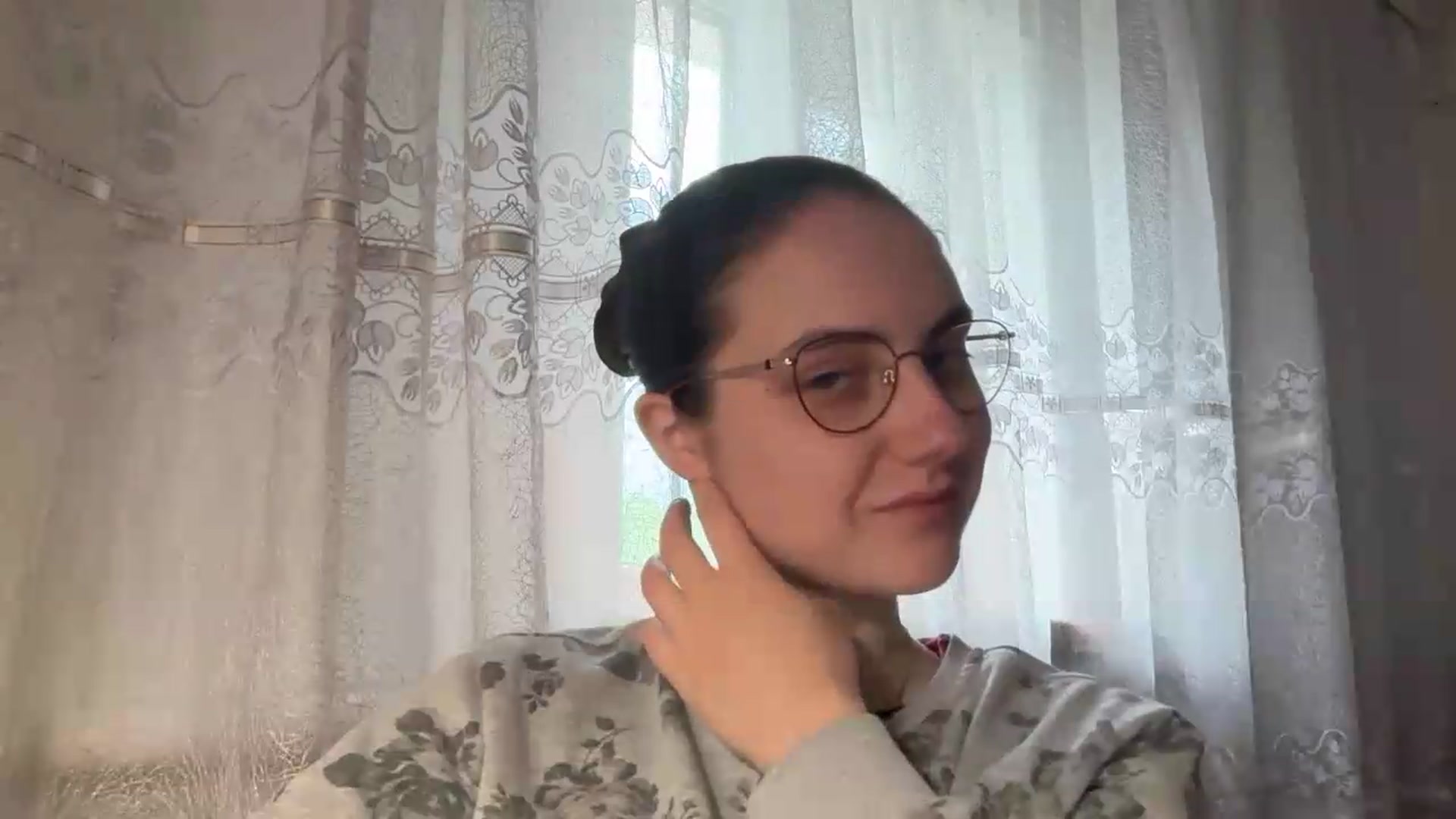 Gallery image thumbnail from ElaraCrimson's myfreecams stream on, 05/18/2026, 14:50 image 5 of 20