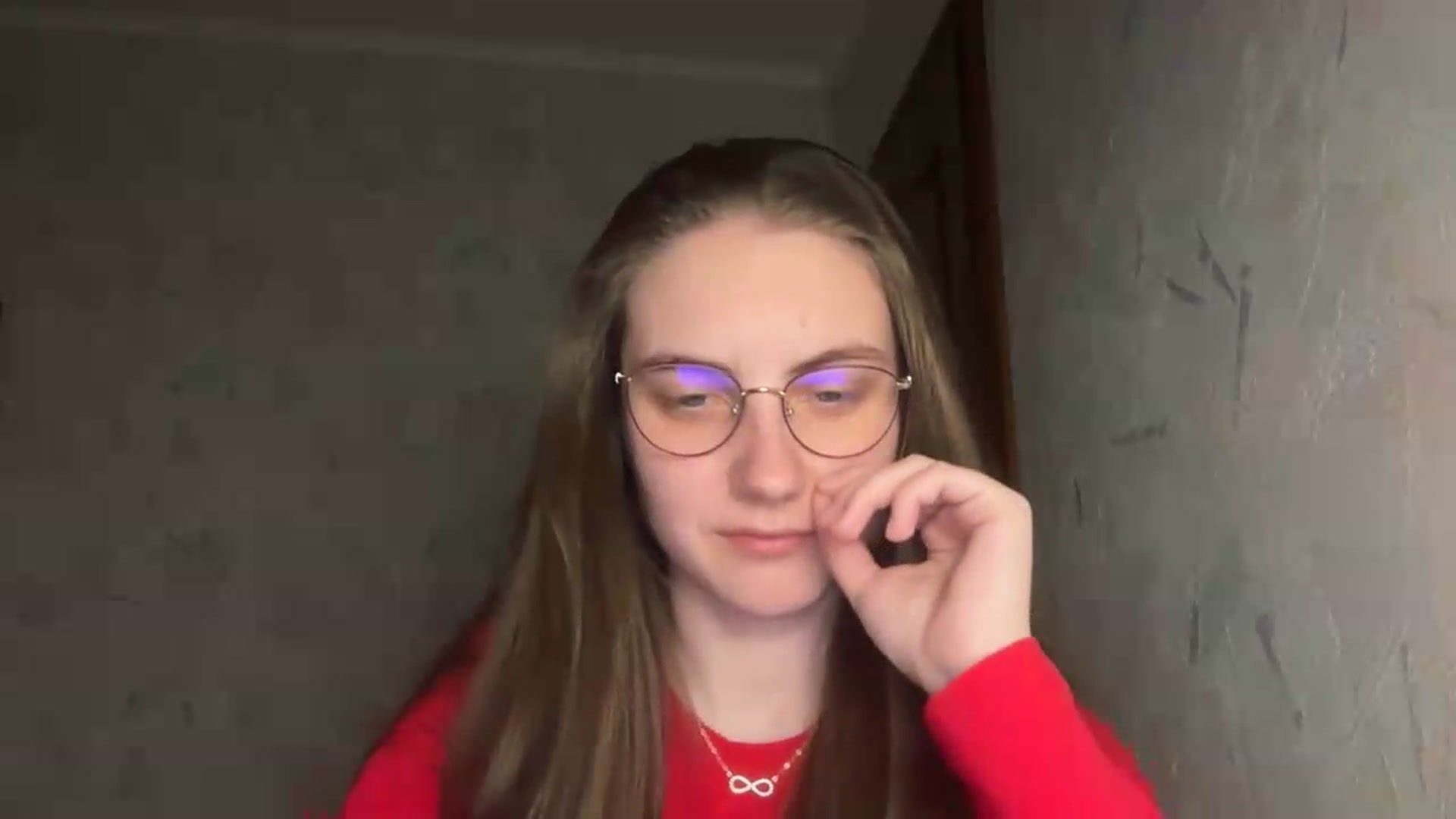 Gallery image thumbnail from ElaraCrimson's myfreecams stream on, 05/27/2026, 18:33 image 17 of 20