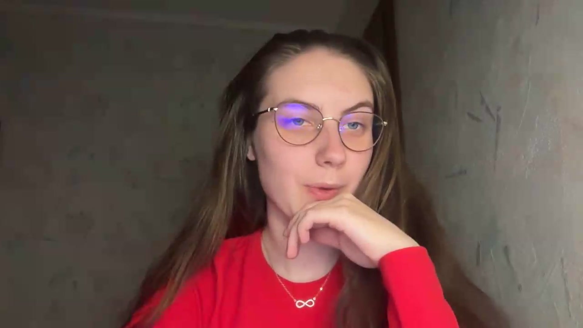 Gallery image thumbnail from ElaraCrimson's myfreecams stream on, 05/27/2026, 18:33 image 2 of 20