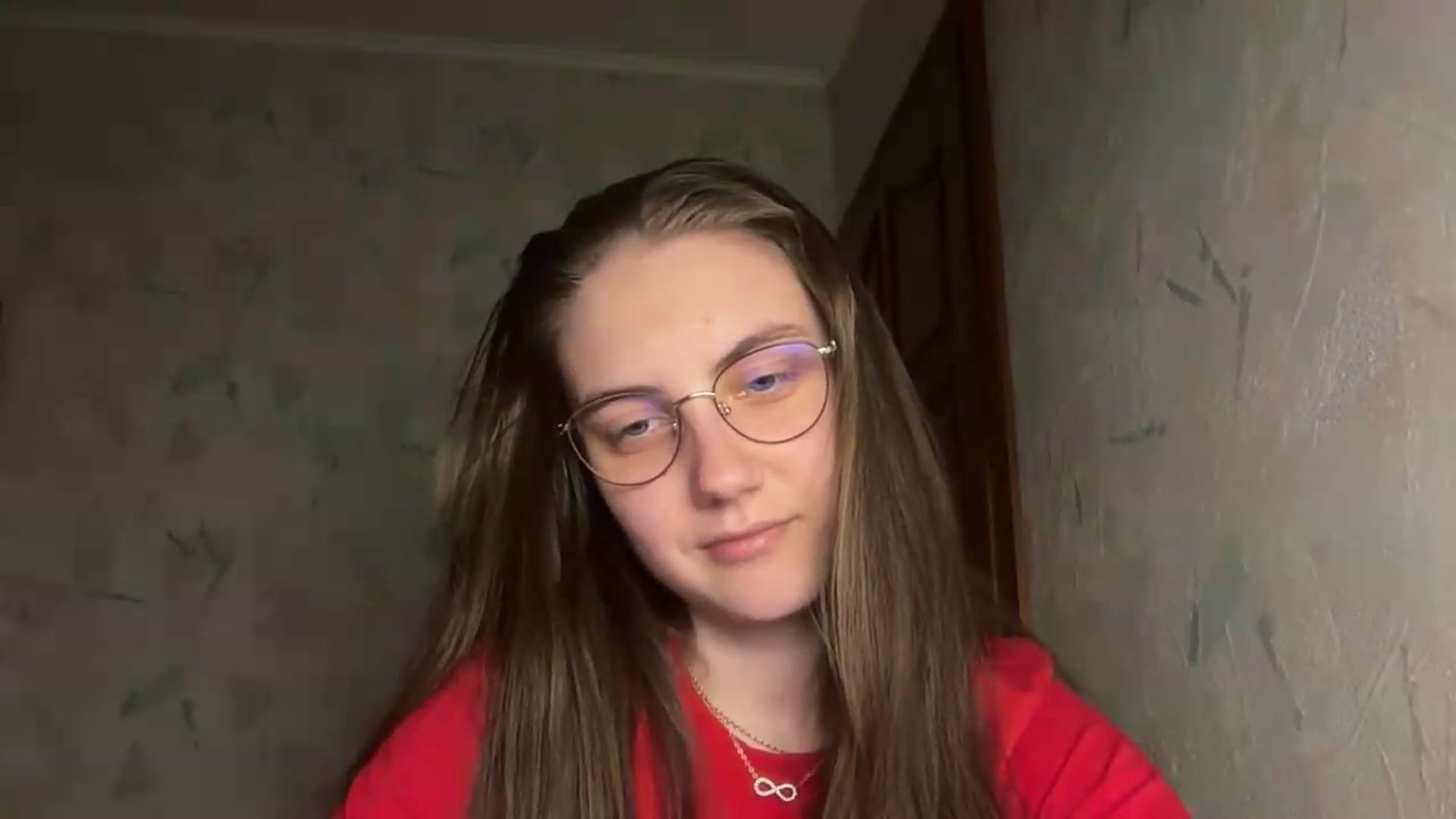 Gallery image thumbnail from ElaraCrimson's myfreecams stream on, 05/27/2026, 18:33 image 12 of 20