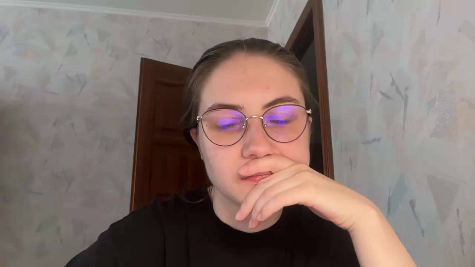 Gallery image thumbnail from ElaraCrimson's myfreecams stream on, 05/28/2026, 11:21 image 19 of 20