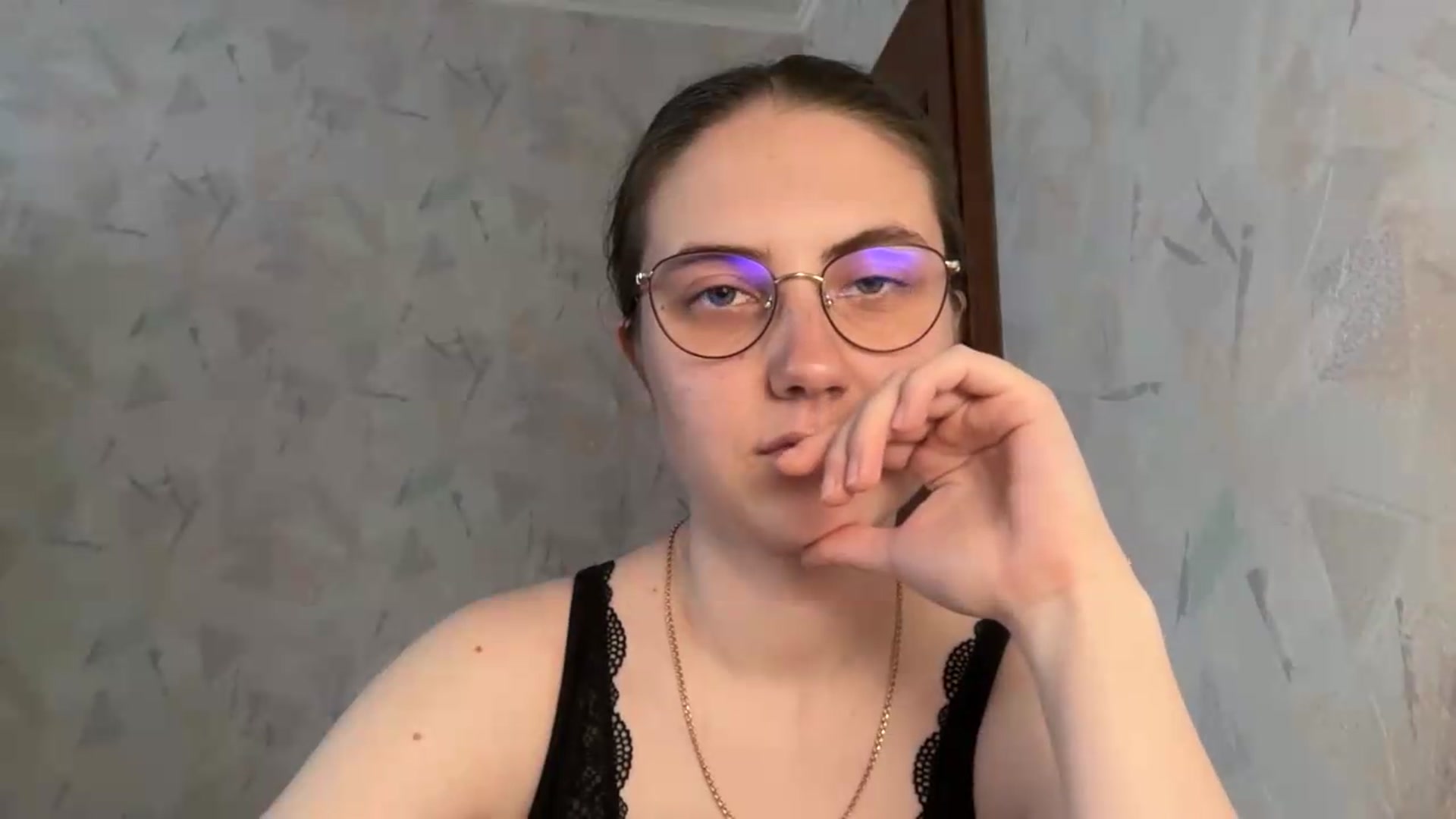 Gallery image thumbnail from ElaraCrimson's myfreecams stream on, 06/05/2026, 16:17 image 8 of 20