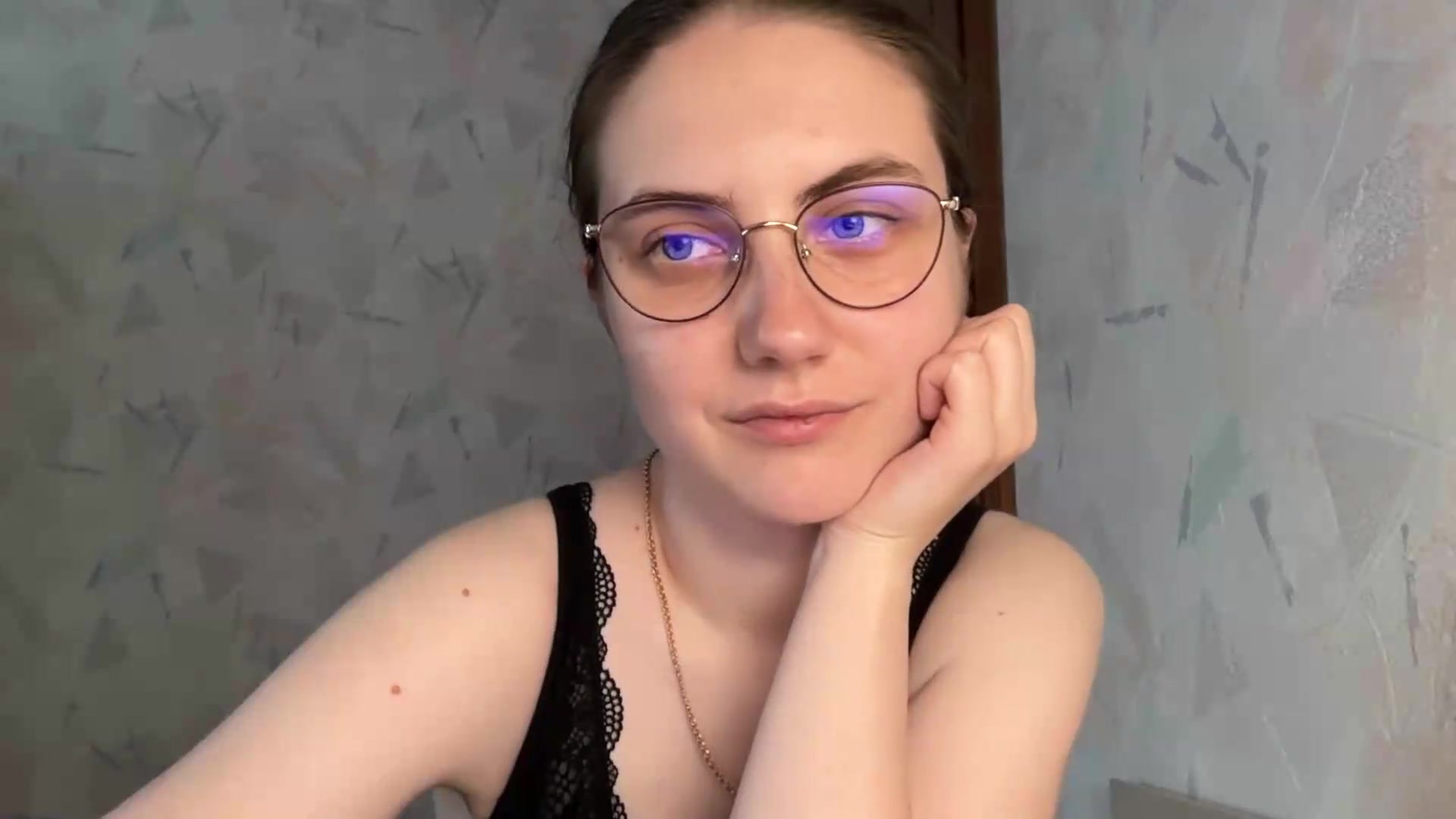 Gallery image thumbnail from ElaraCrimson's myfreecams stream on, 06/05/2026, 16:17 image 18 of 20