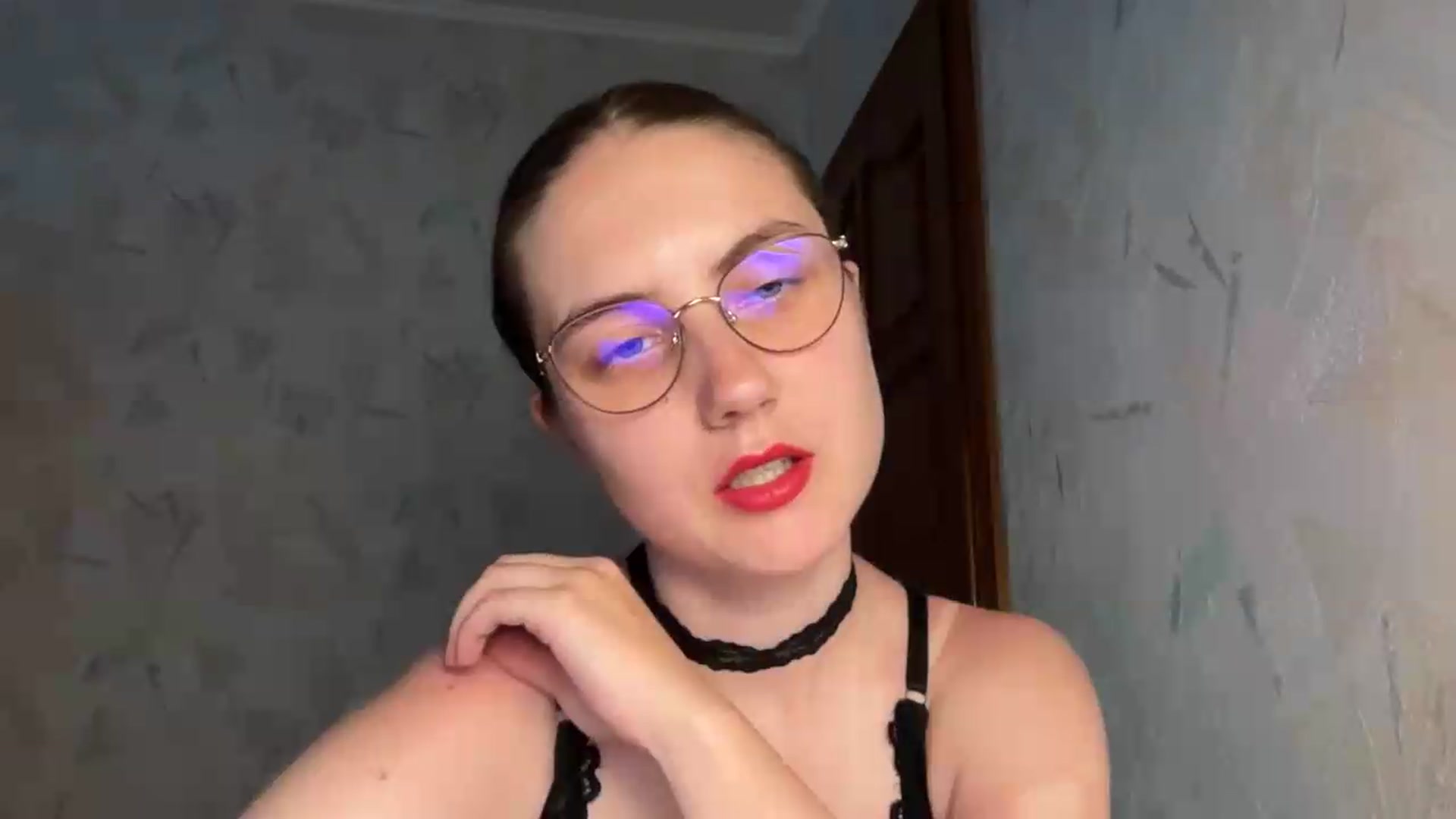 Gallery image thumbnail from ElaraCrimson's myfreecams stream on, 06/29/2026, 11:11 image 8 of 20