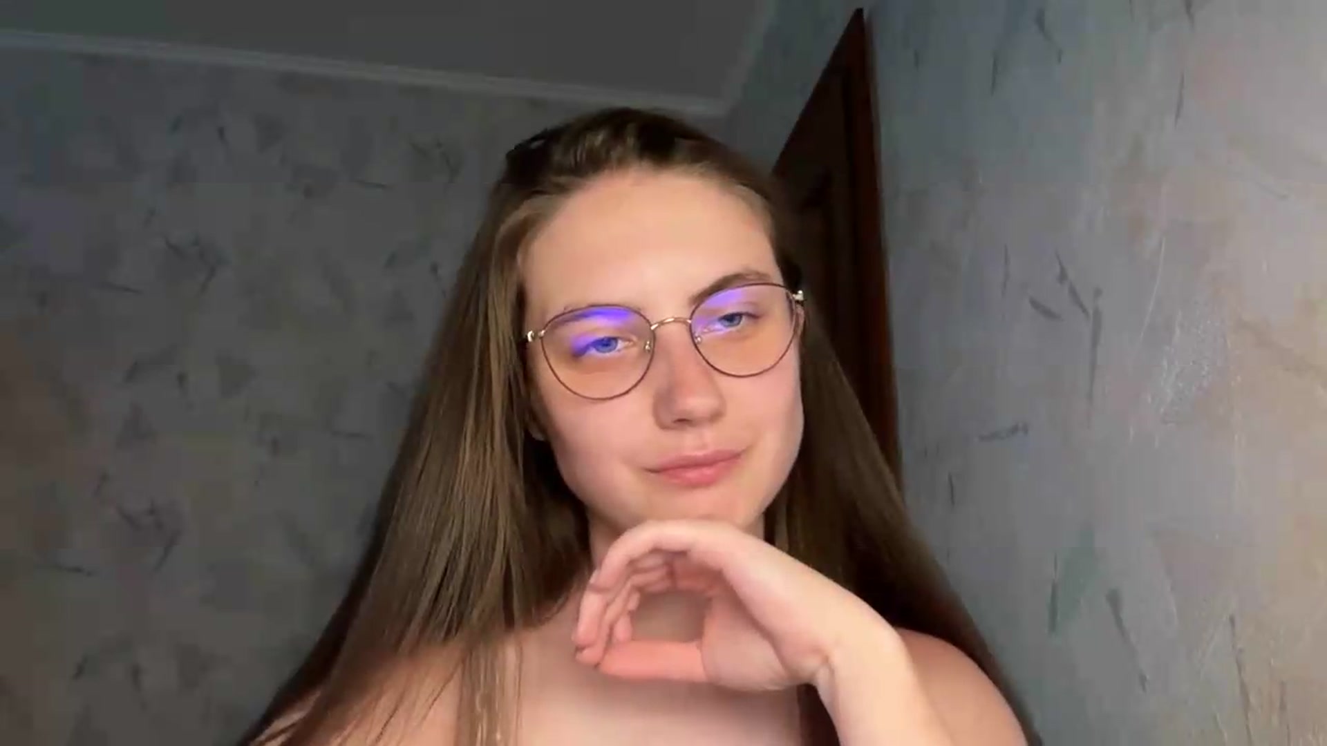 Gallery image thumbnail from ElaraCrimson's myfreecams stream on, 06/29/2026, 16:33 image 9 of 20