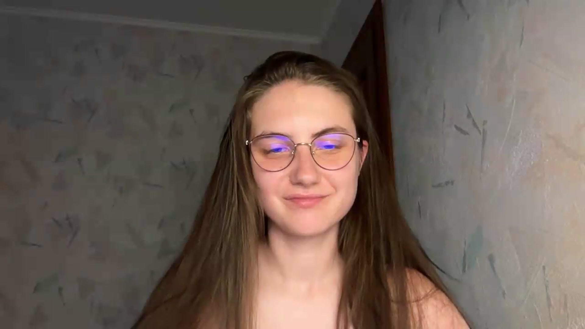 Gallery image thumbnail from ElaraCrimson's myfreecams stream on, 06/29/2026, 16:33 image 17 of 20
