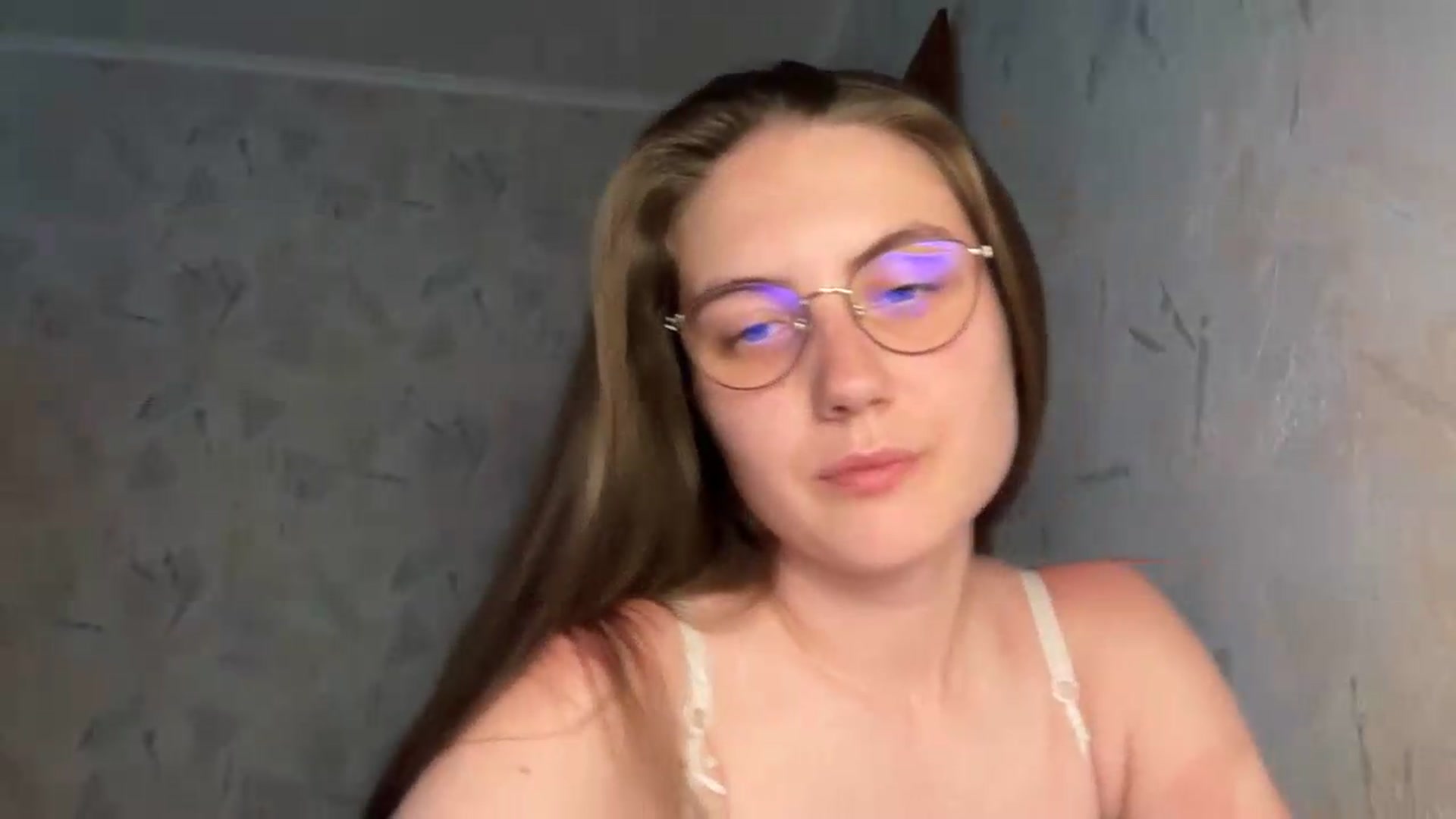 Gallery image thumbnail from ElaraCrimson's myfreecams stream on, 06/29/2026, 16:33 image 8 of 20