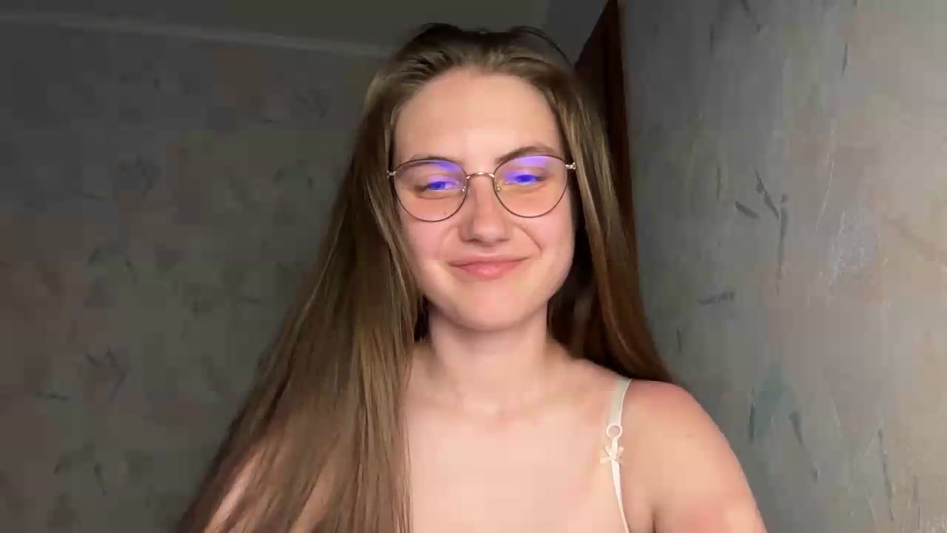 Gallery image thumbnail from ElaraCrimson's myfreecams stream on, 06/29/2026, 16:33 image 19 of 20