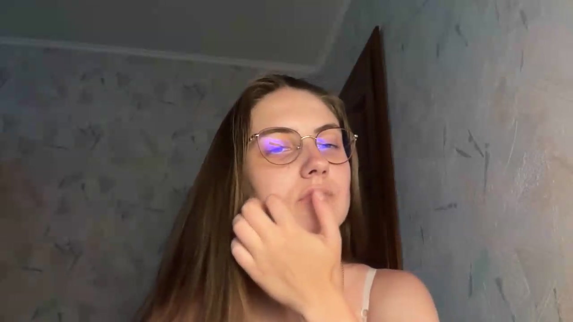 Gallery image thumbnail from ElaraCrimson's myfreecams stream on, 07/01/2026, 11:26 image 4 of 20