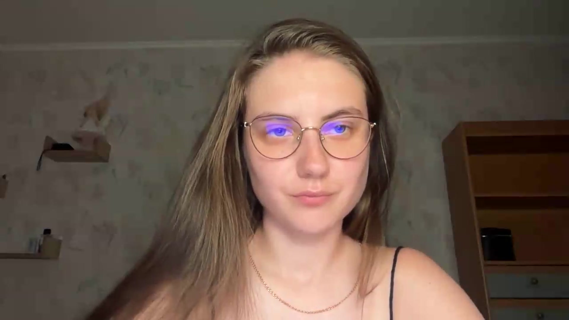 Gallery image thumbnail from ElaraCrimson's myfreecams stream on, 08/06/2026, 18:12 image 19 of 20