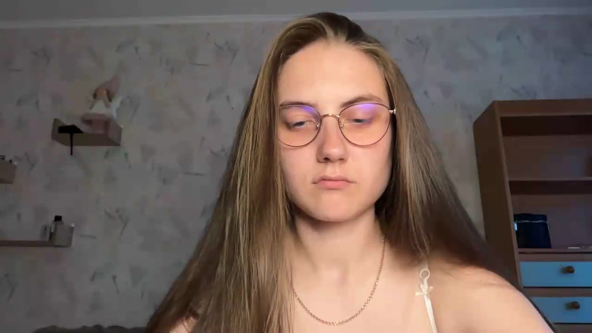 Gallery image thumbnail from ElaraCrimson's myfreecams stream on, 08/11/2026, 15:14 image 17 of 20