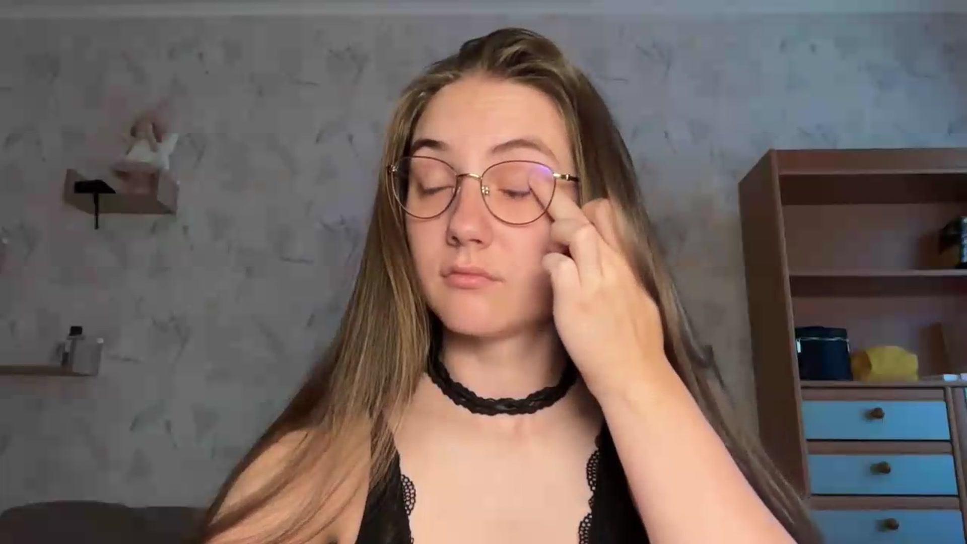 Gallery image thumbnail from ElaraCrimson's myfreecams stream on, 08/12/2026, 12:08 image 5 of 20