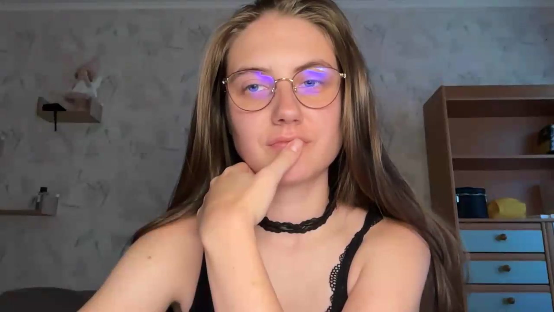 Gallery image thumbnail from ElaraCrimson's myfreecams stream on, 08/12/2026, 12:08 image 4 of 20
